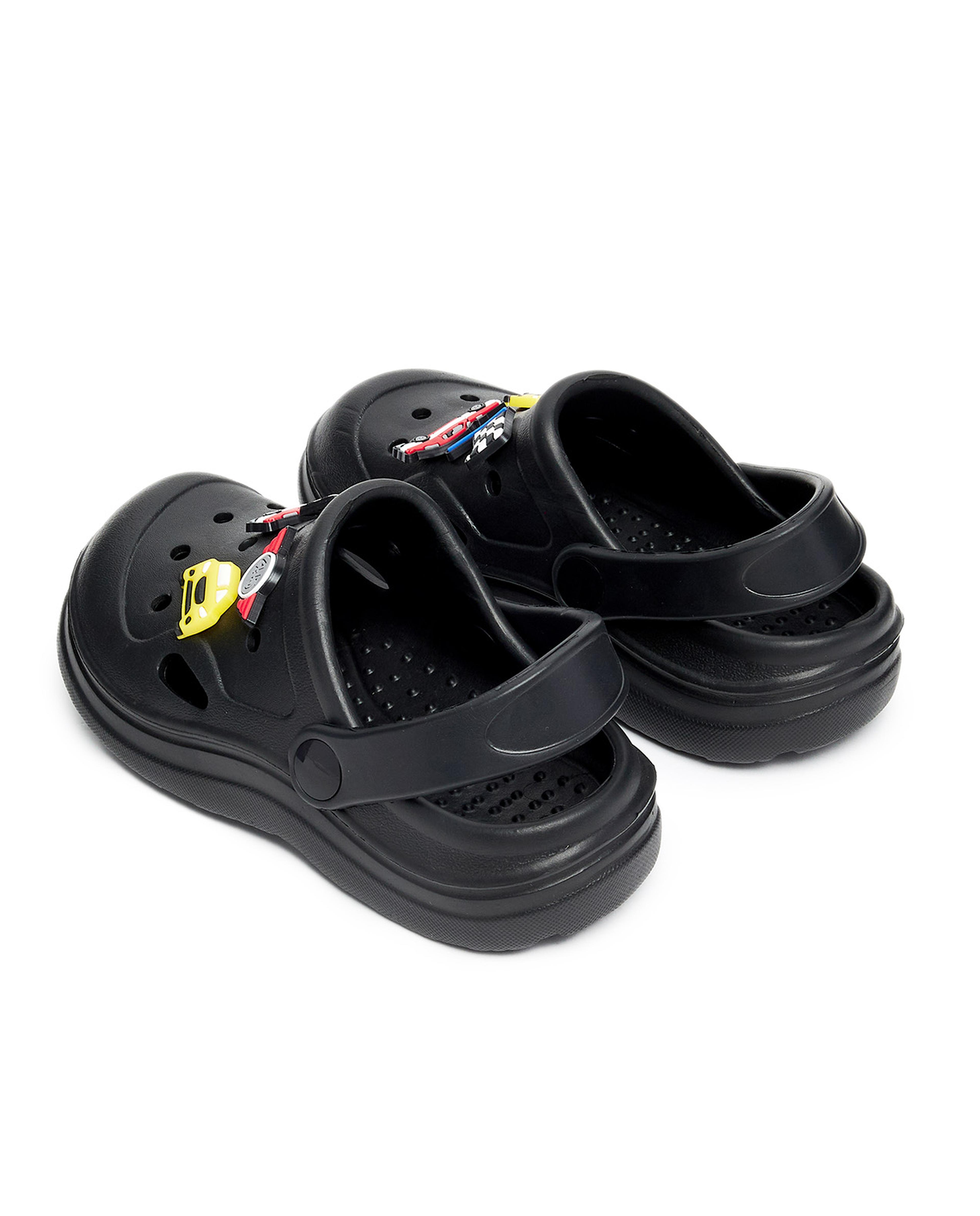 كلوغ بإكسسوار وحزام خلفي