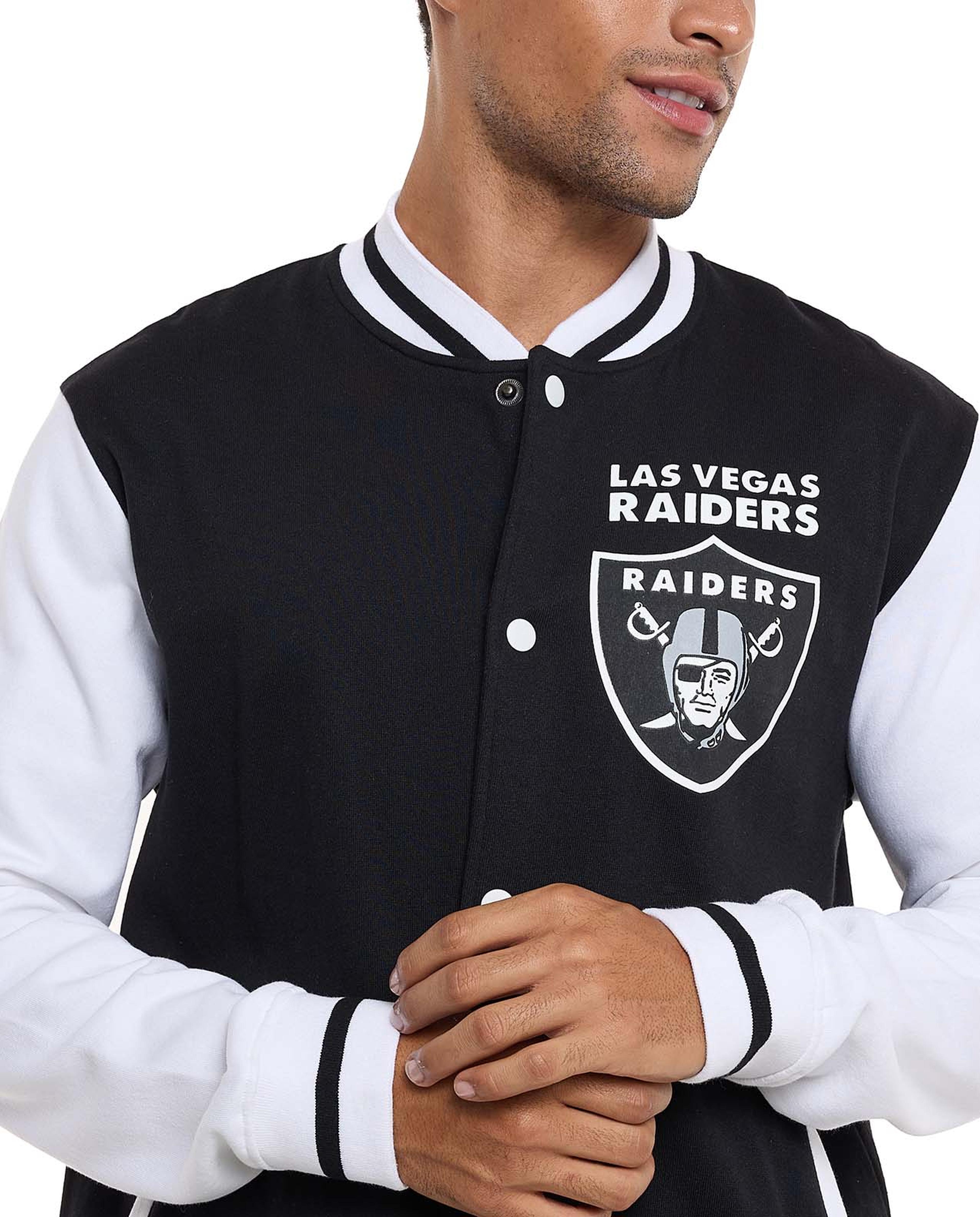 جاكيت بومبر بألوان متناسقة بأزرار كبس