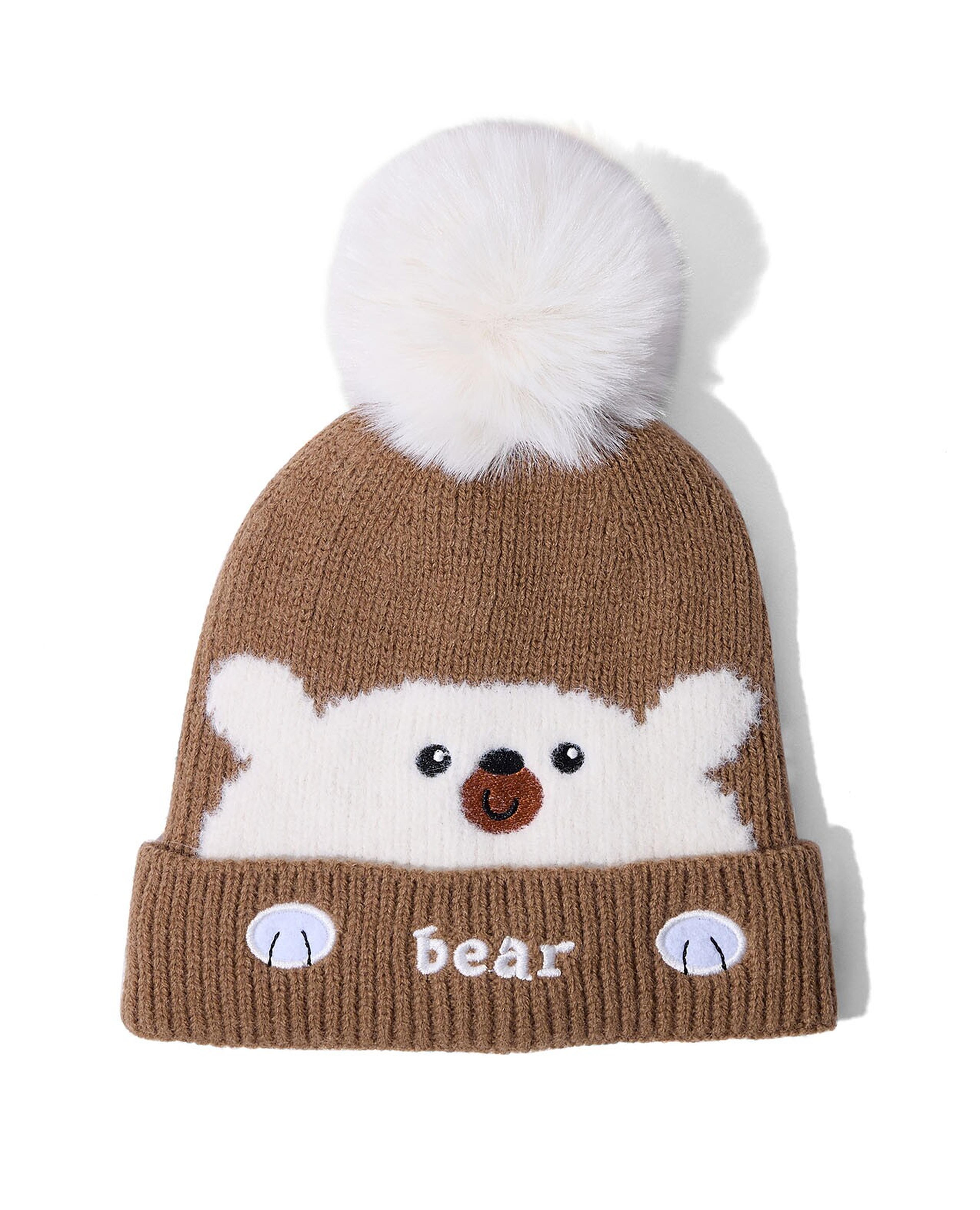 كاب بنقشة مع إكسسوار