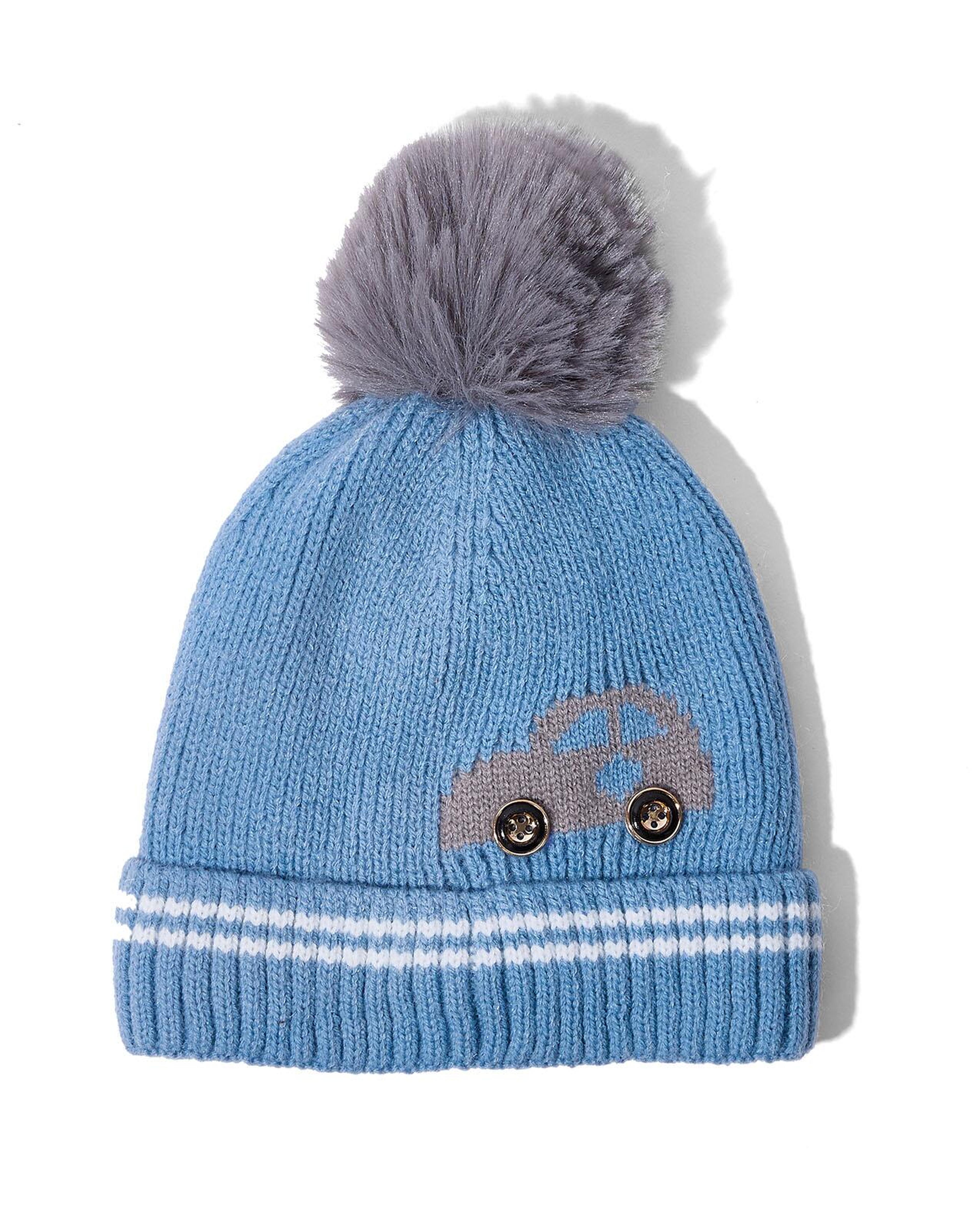 كاب مزين بسيارة مع إكسسوار