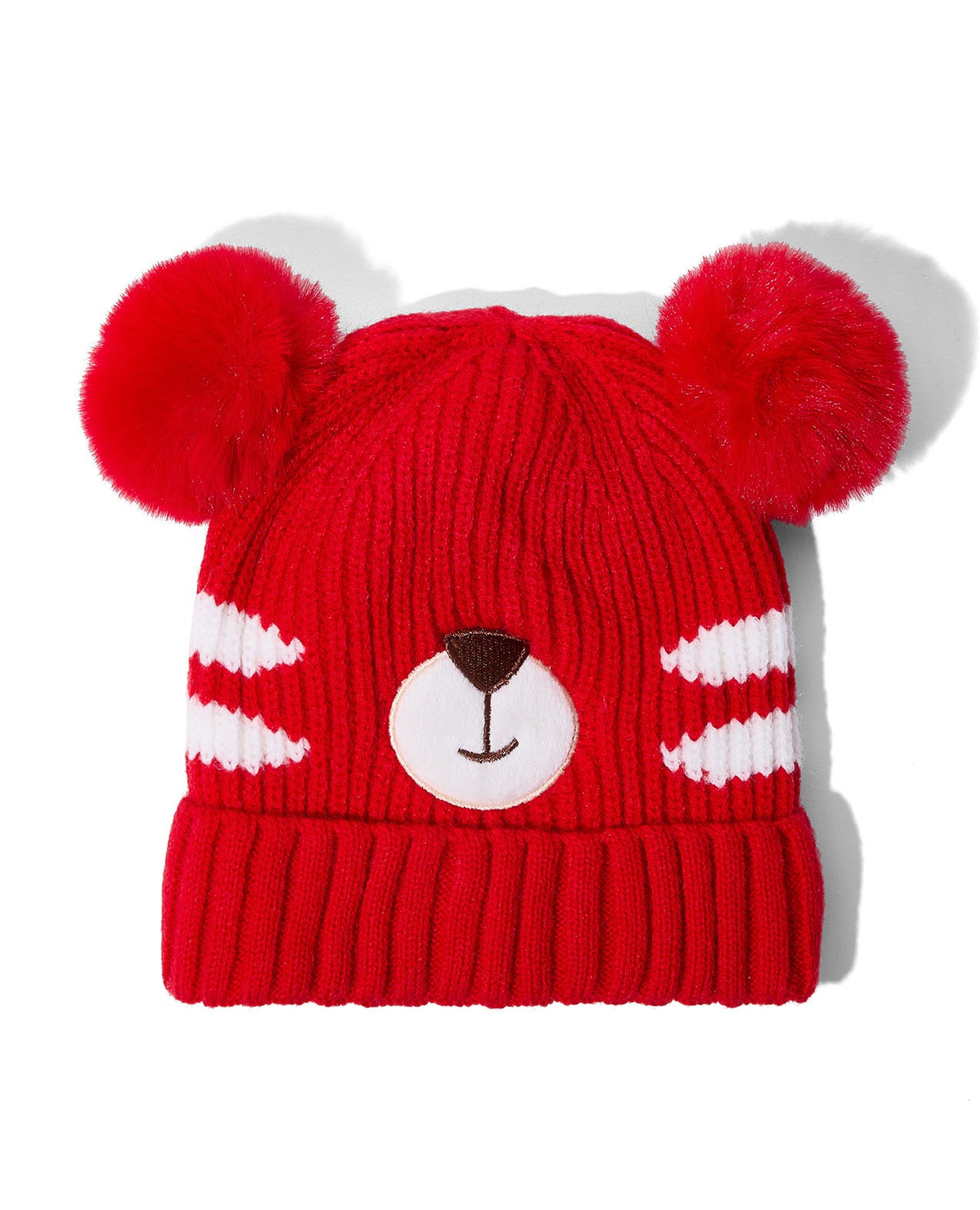 كاب بنقشة مع إكسسوار