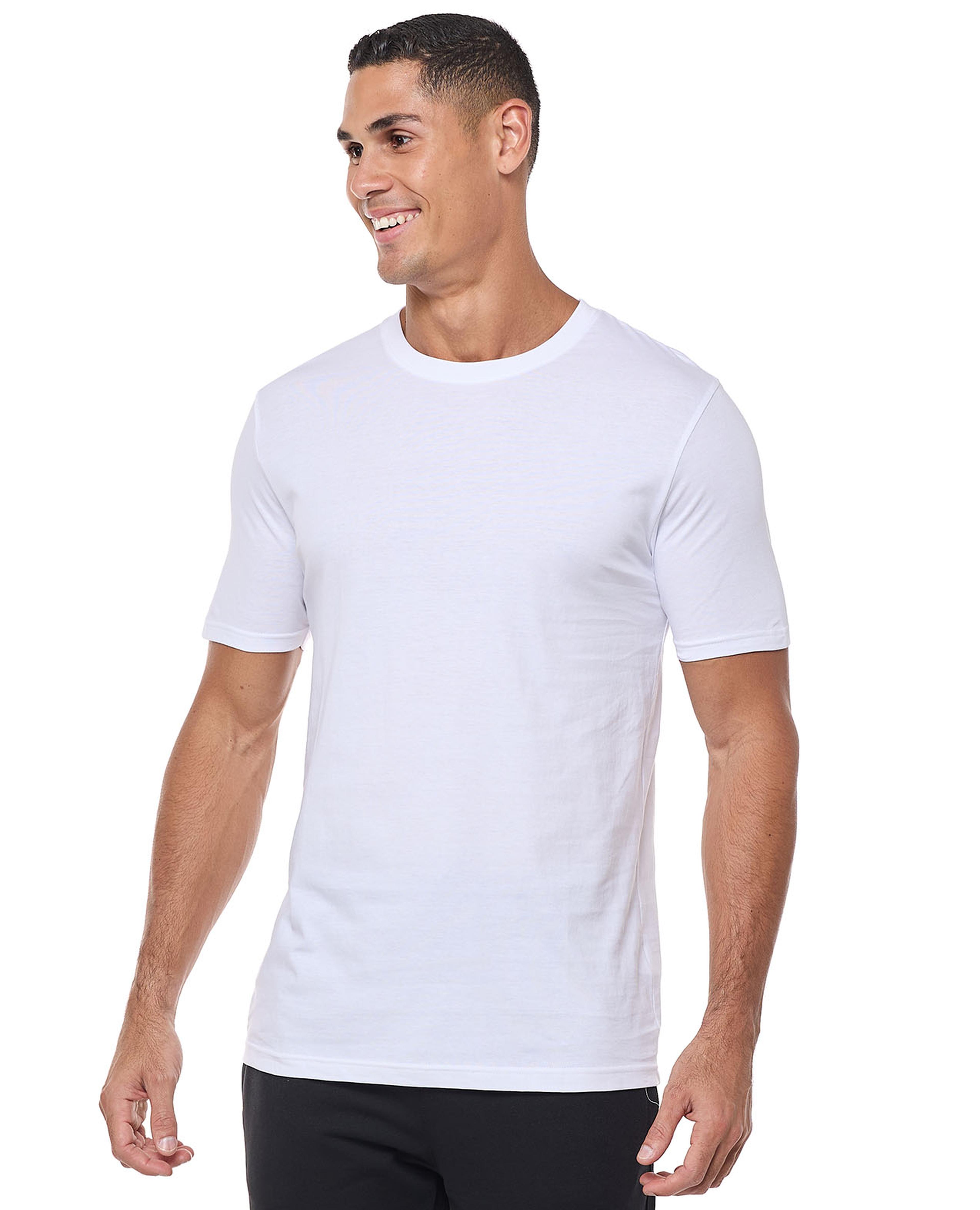 تيشيرت برقبة مستديرة وأكمام قصيرة سادة