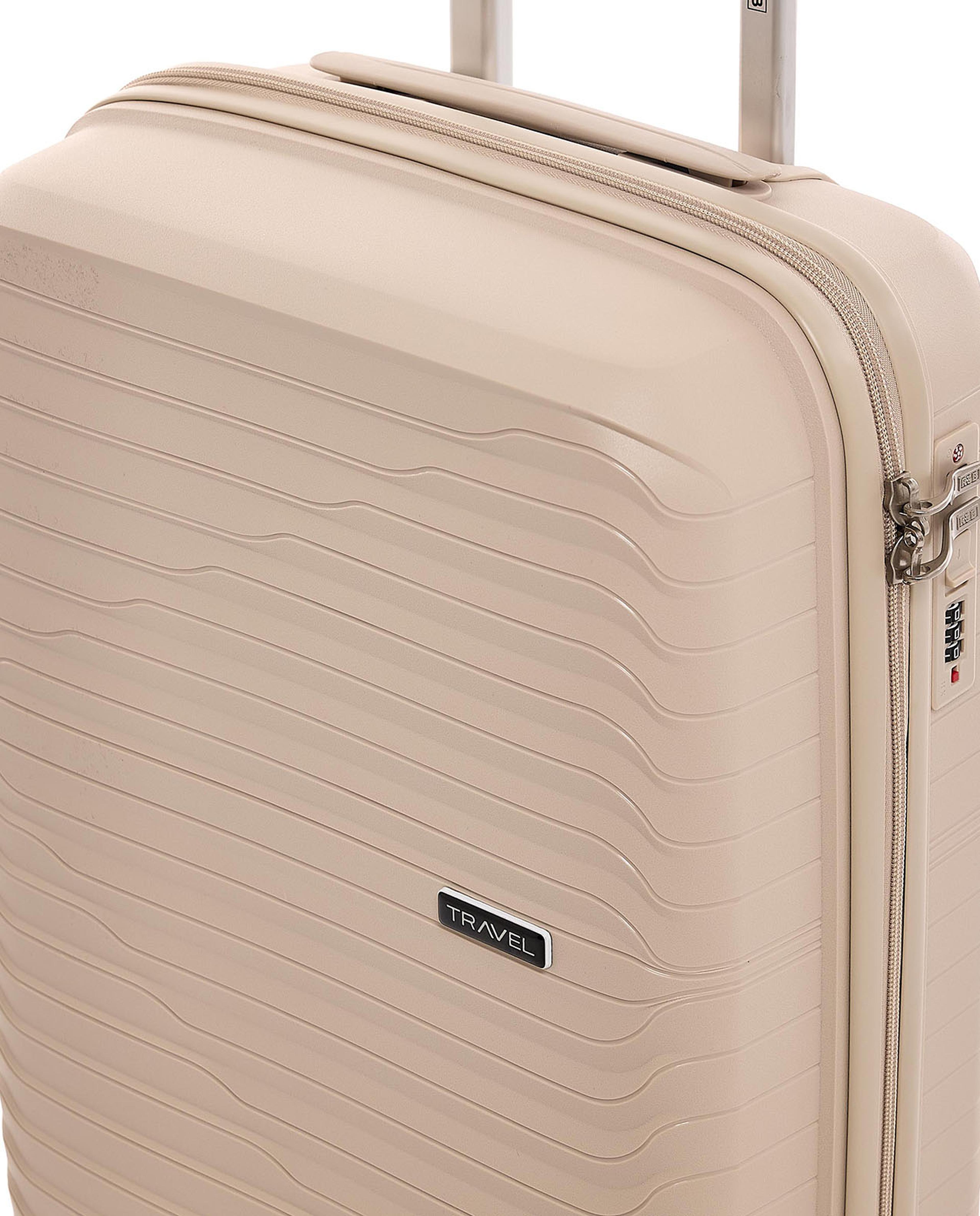 حقيبة ترولي صلبة