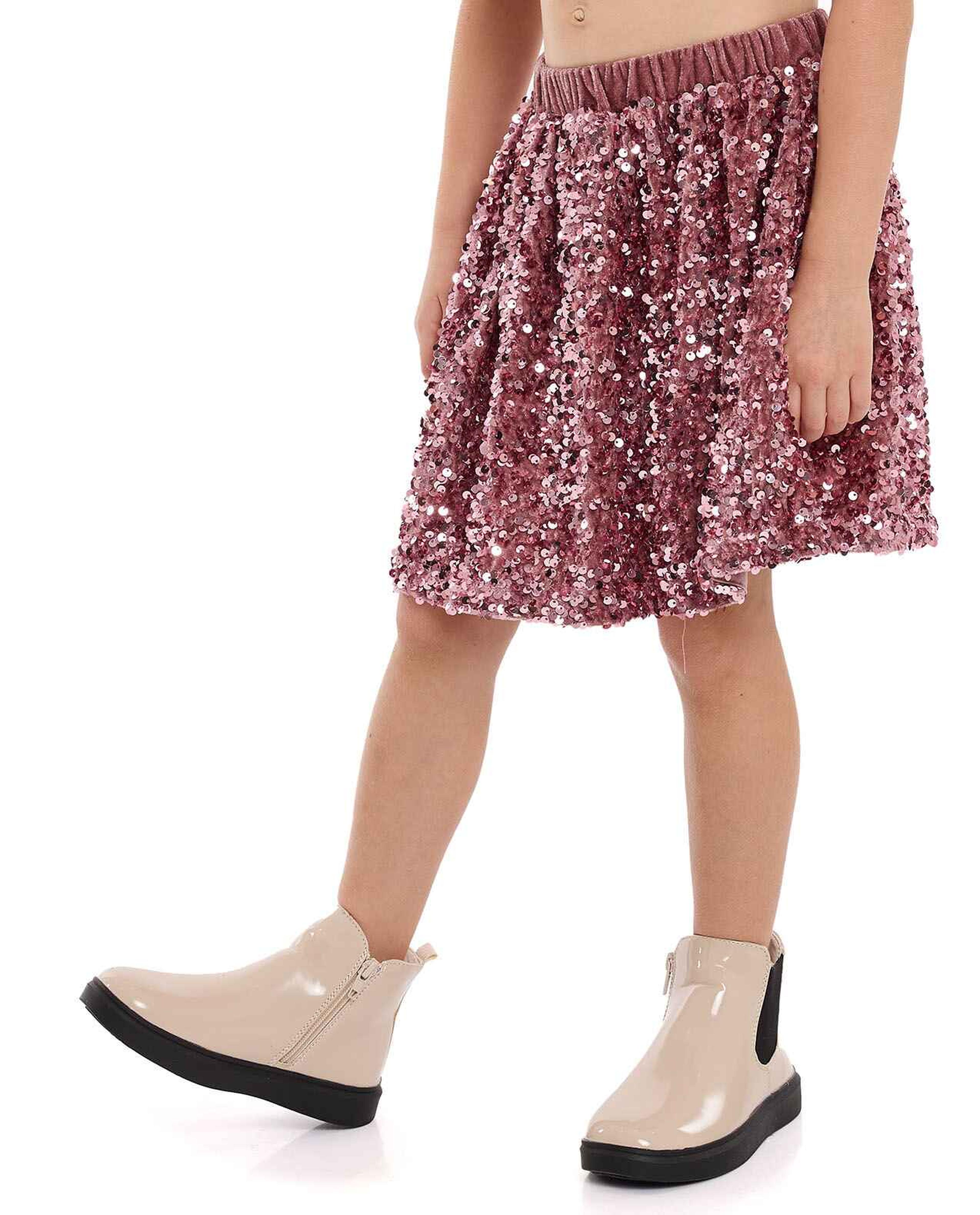 تنورة قصيرة مزينة بترتر