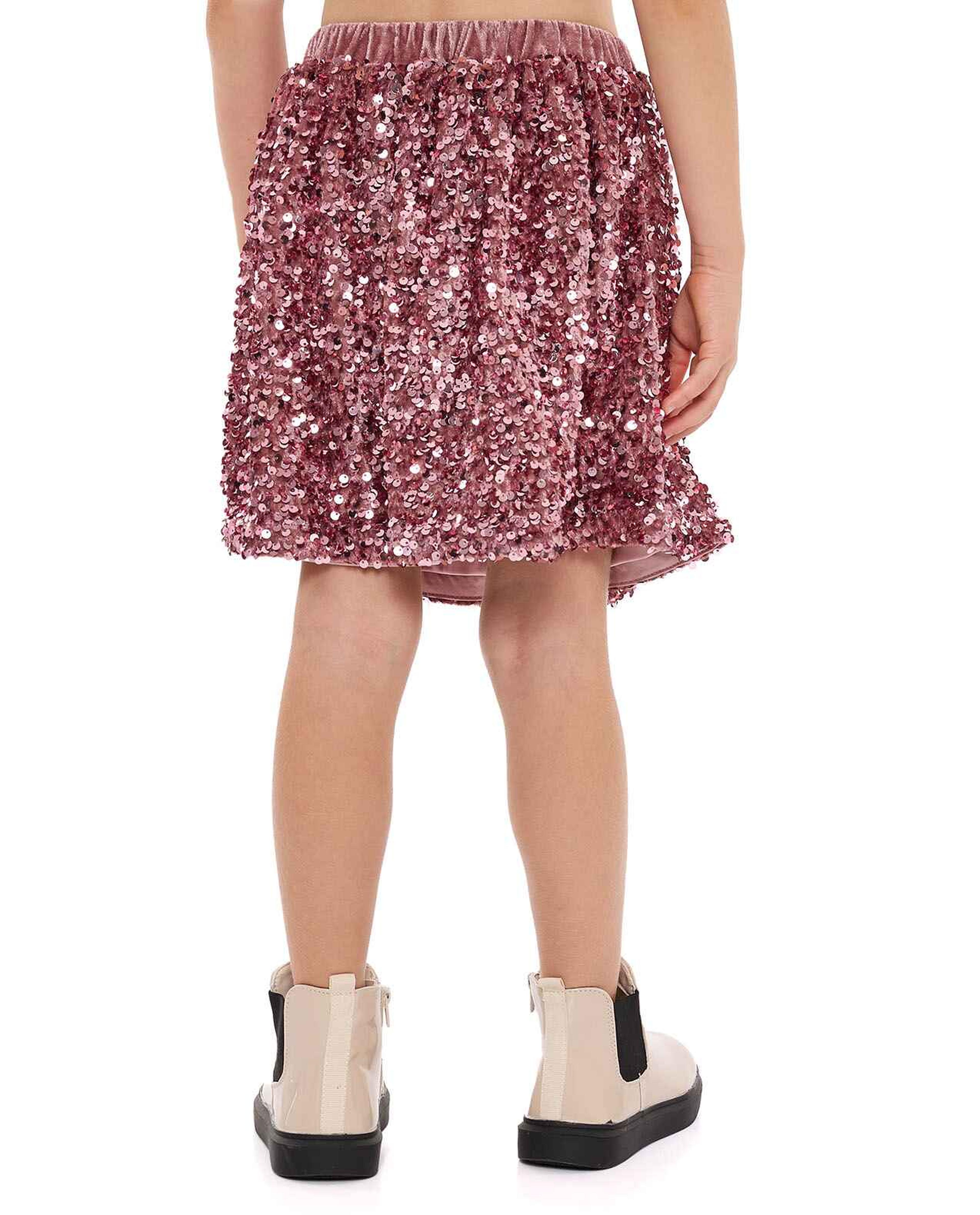 تنورة قصيرة مزينة بترتر