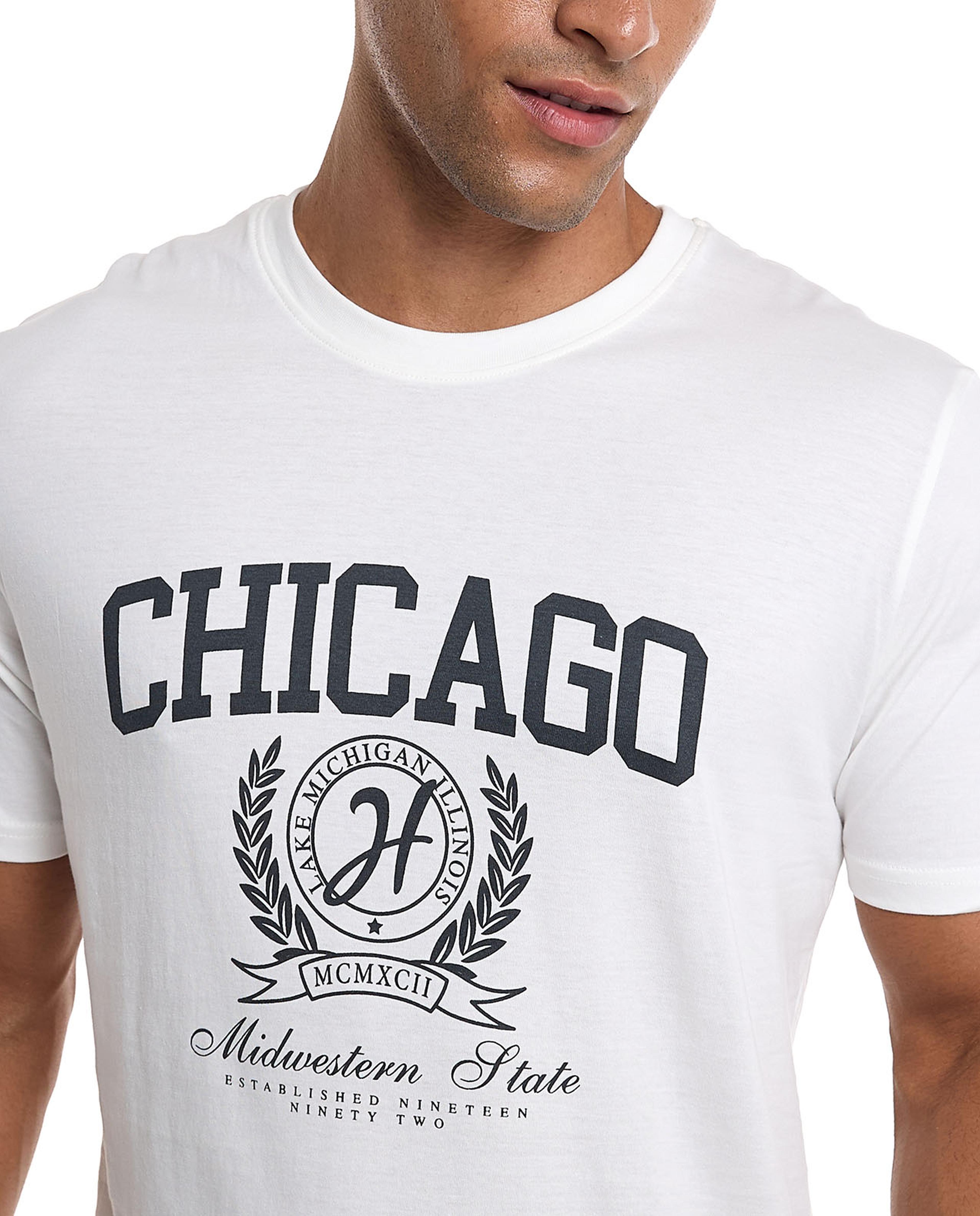 تيشيرت باكمام قصيرة ورقبة مستديرة