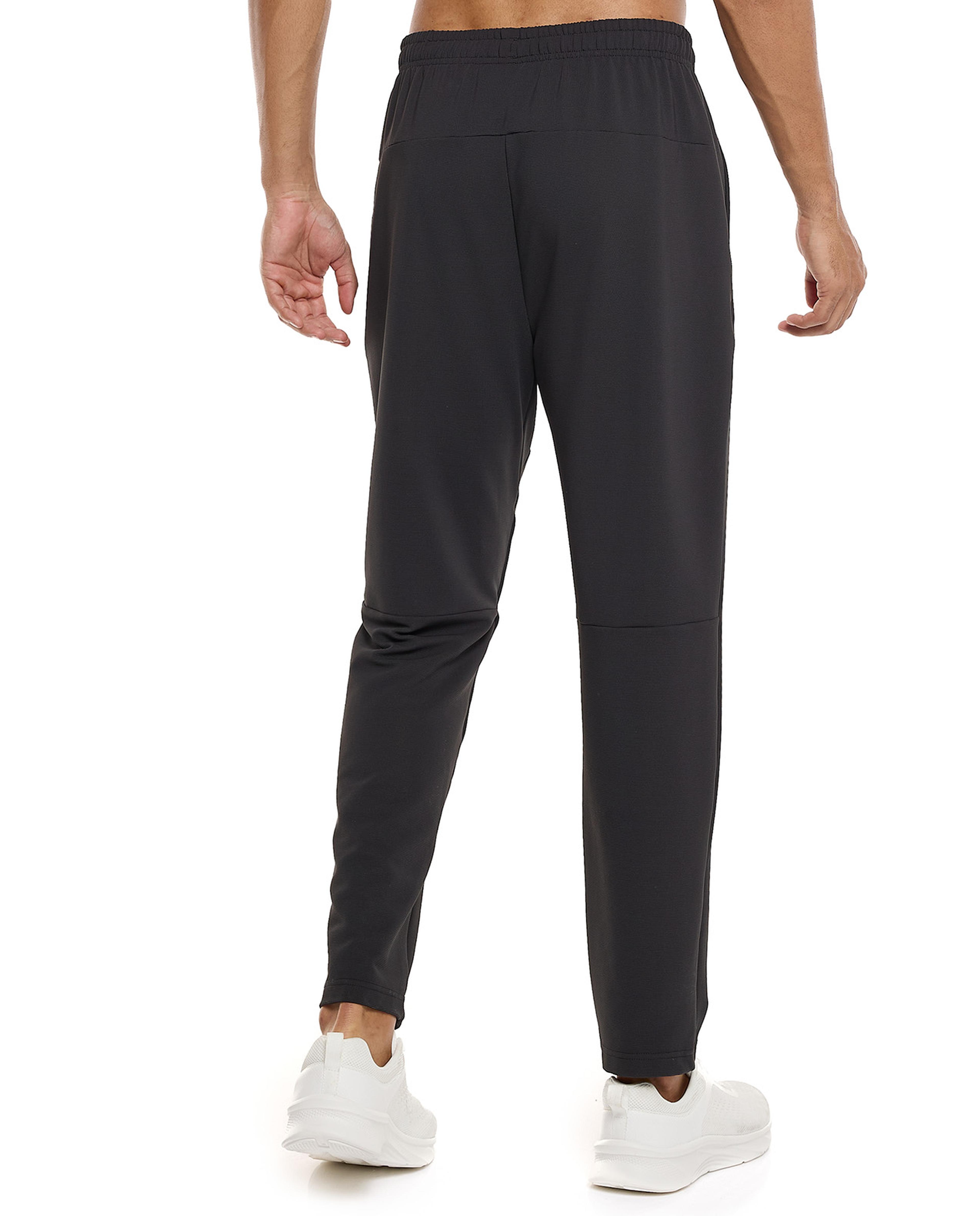 جوغر رياضي برباط على الخصر وطبعة