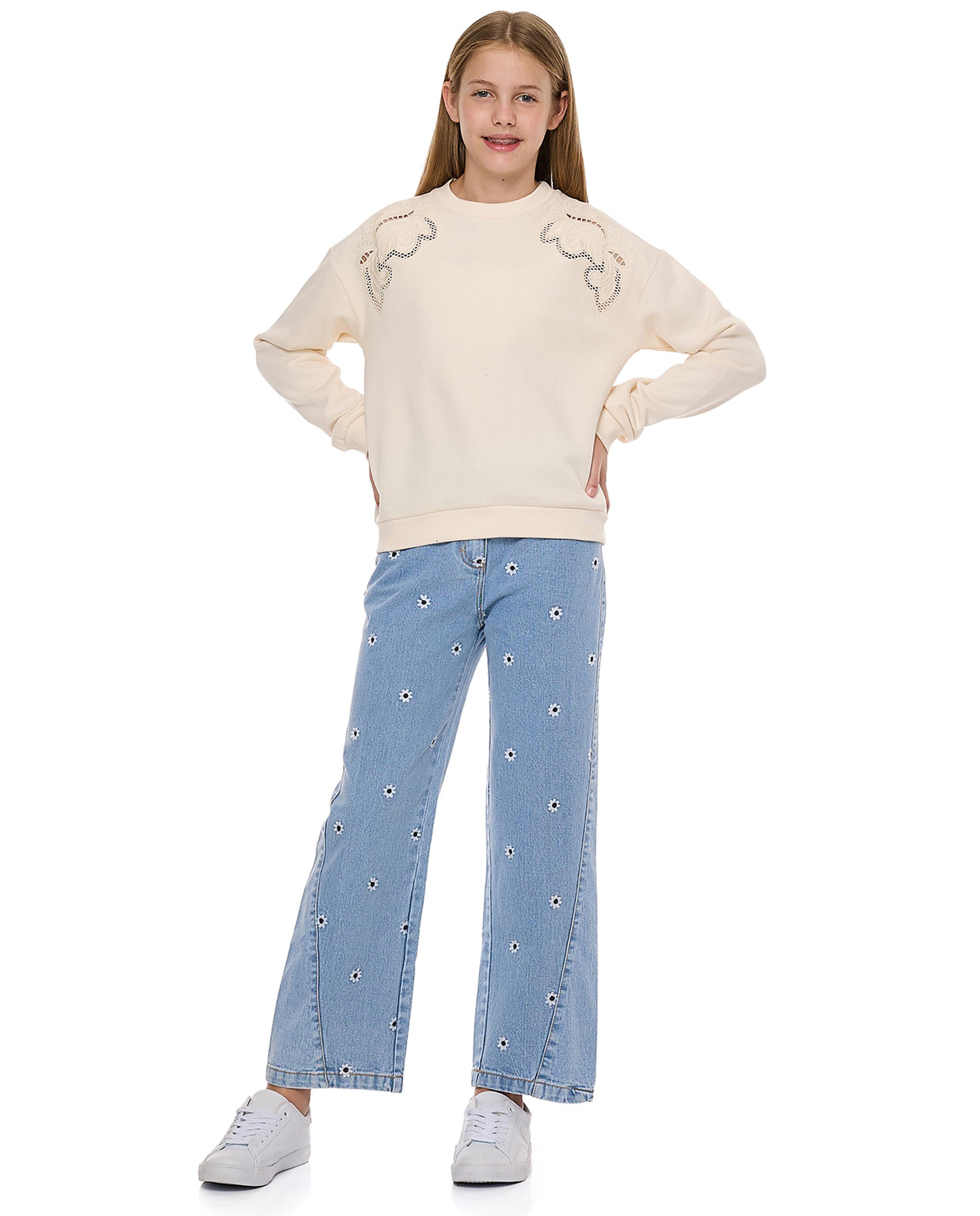 سويتشيرت برقبة مستديرة وأكمام طويلة