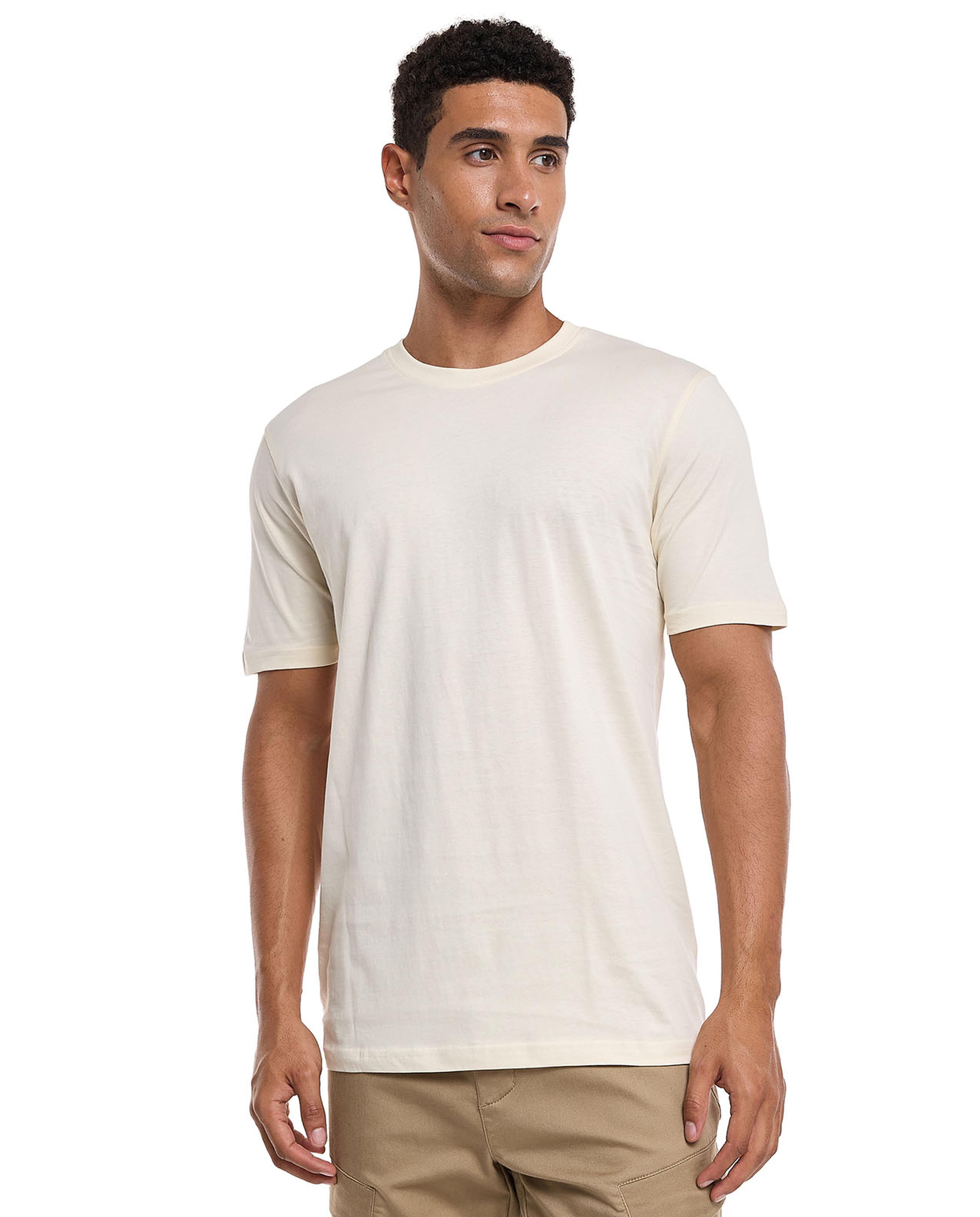 تيشيرت سادة بأكمام قصيرة ورقبة مستديرة