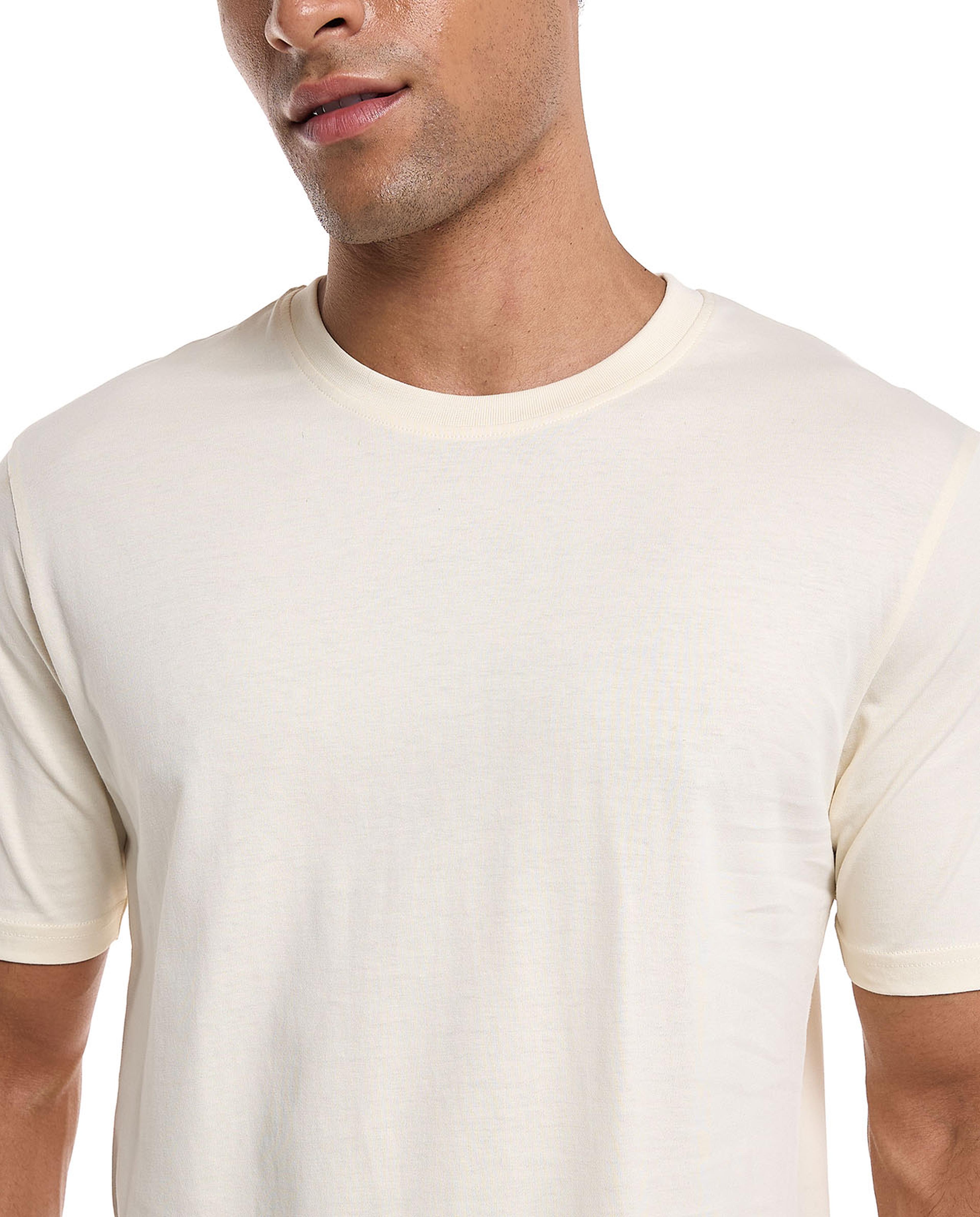 تيشيرت سادة بأكمام قصيرة ورقبة مستديرة