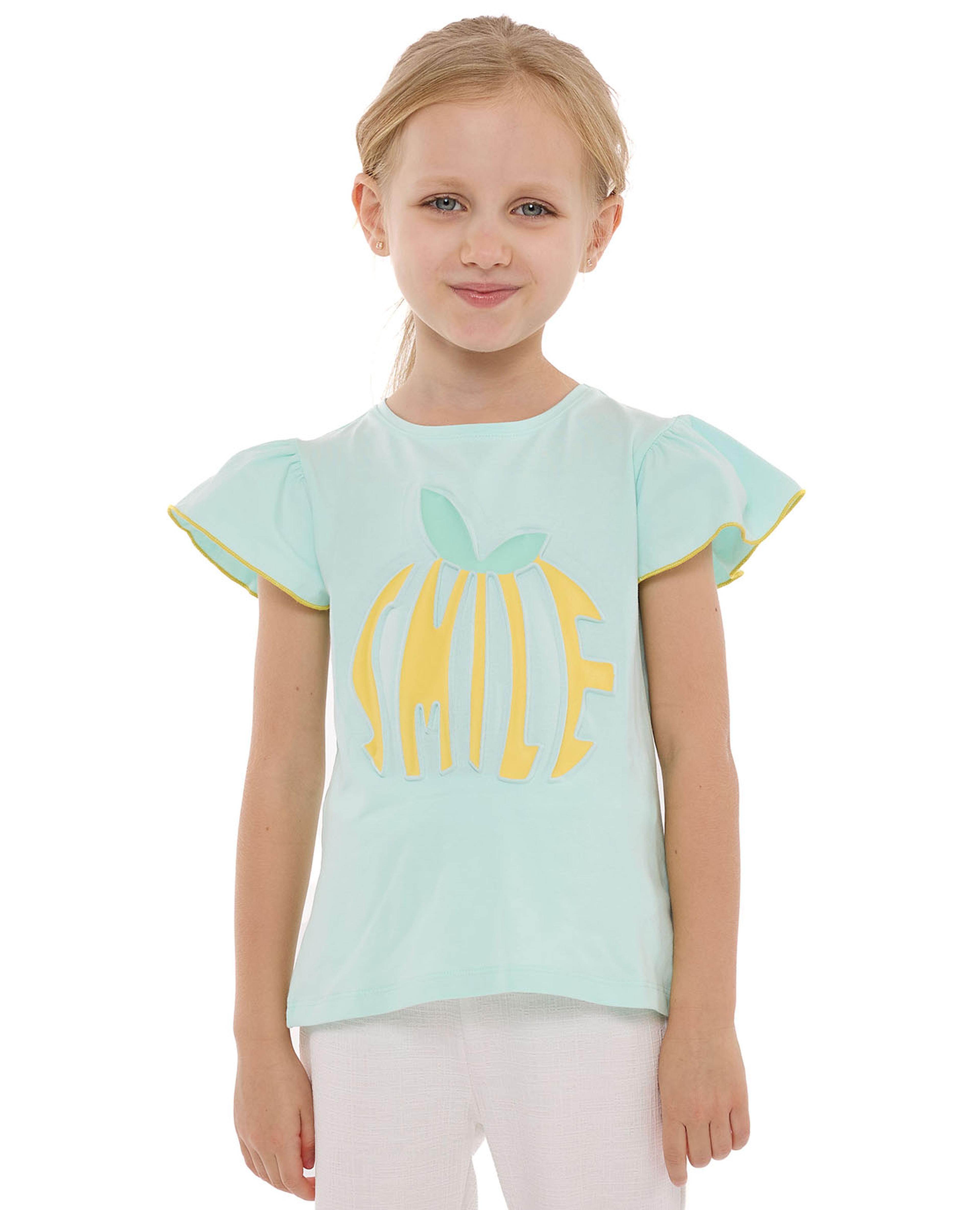 تيشيرت مطبوع برقبة دائرية وأكمام قصيرة