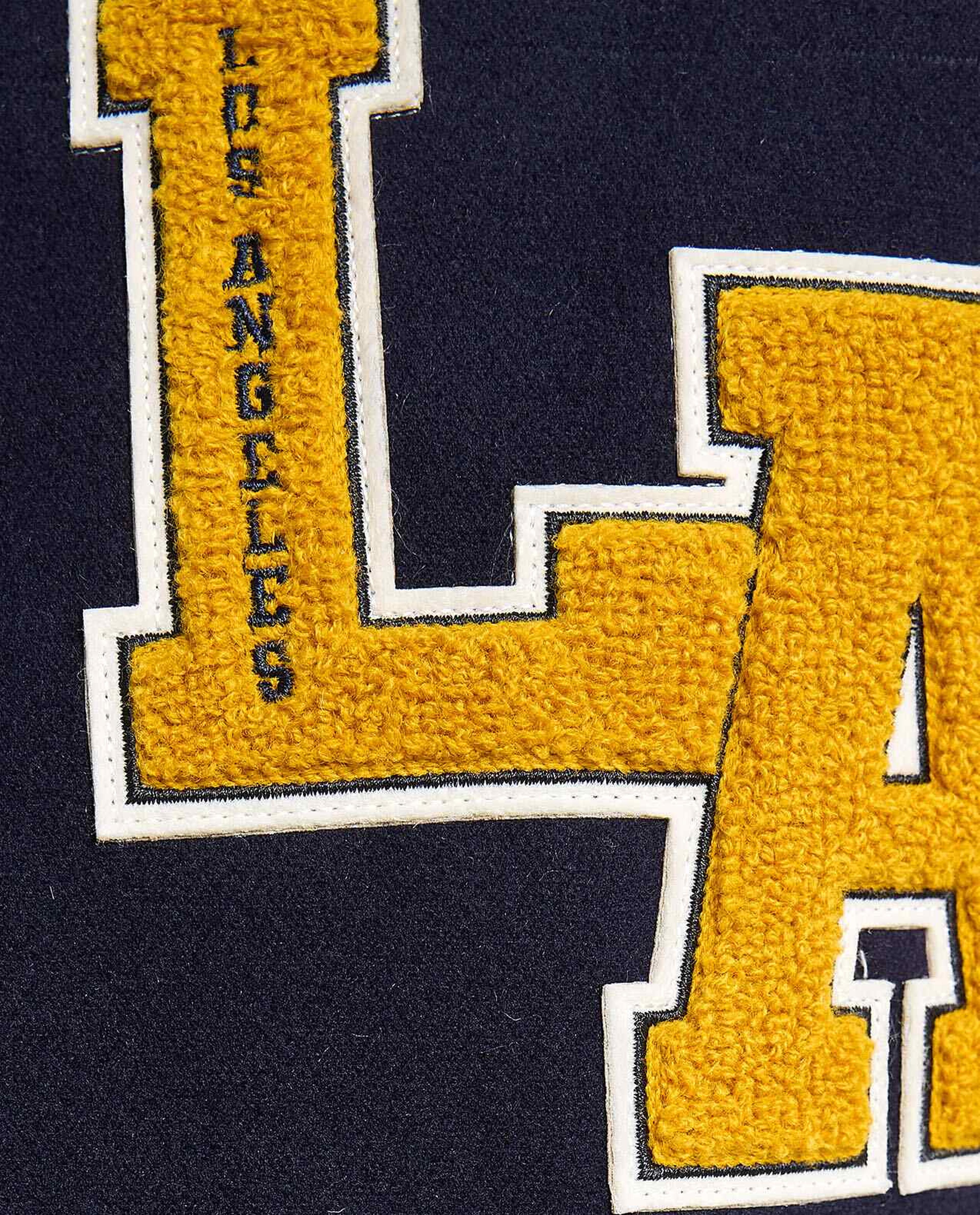 جاكيت بومبر بألوان متناسقة