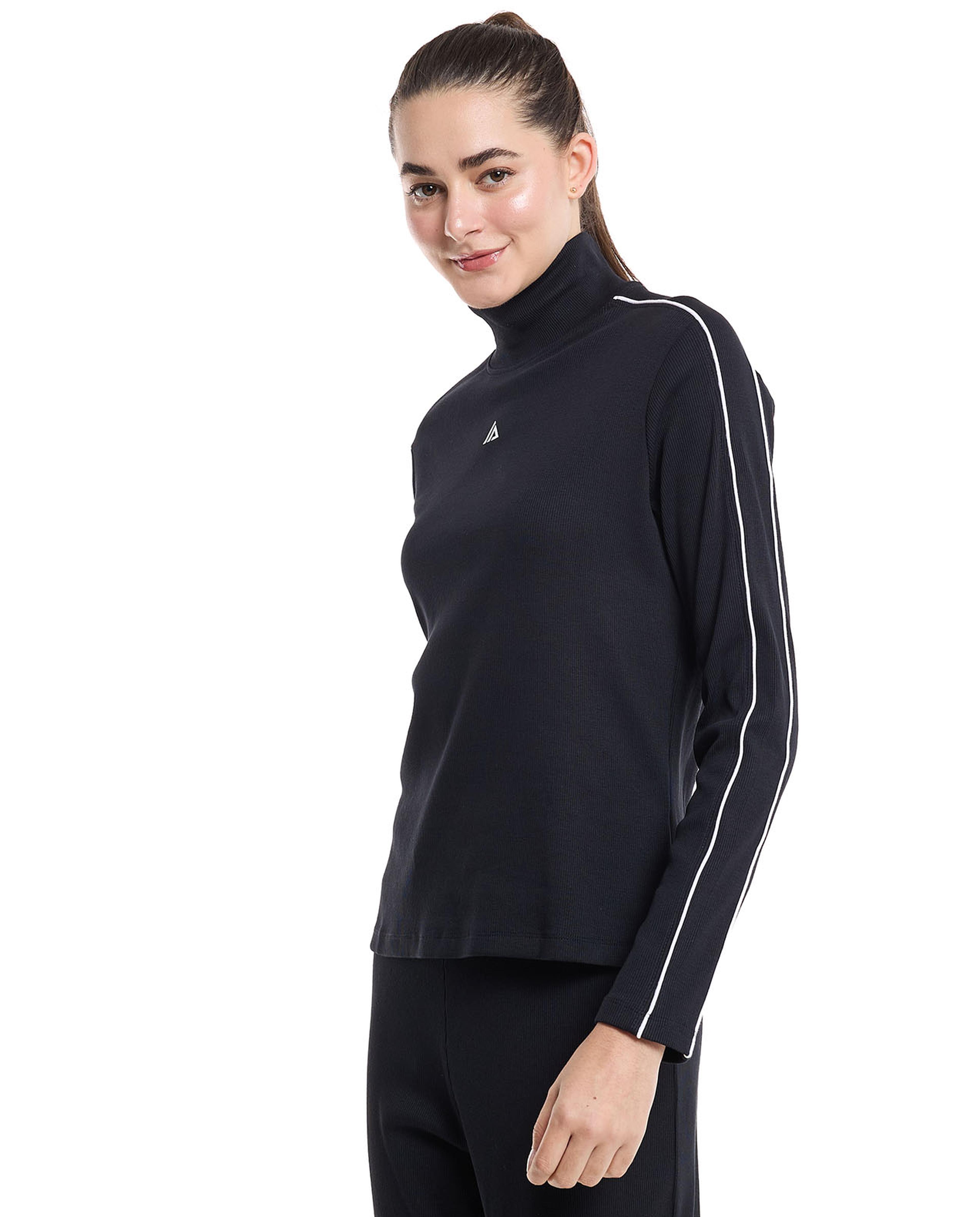 توب رياضي بأكمام طويلة