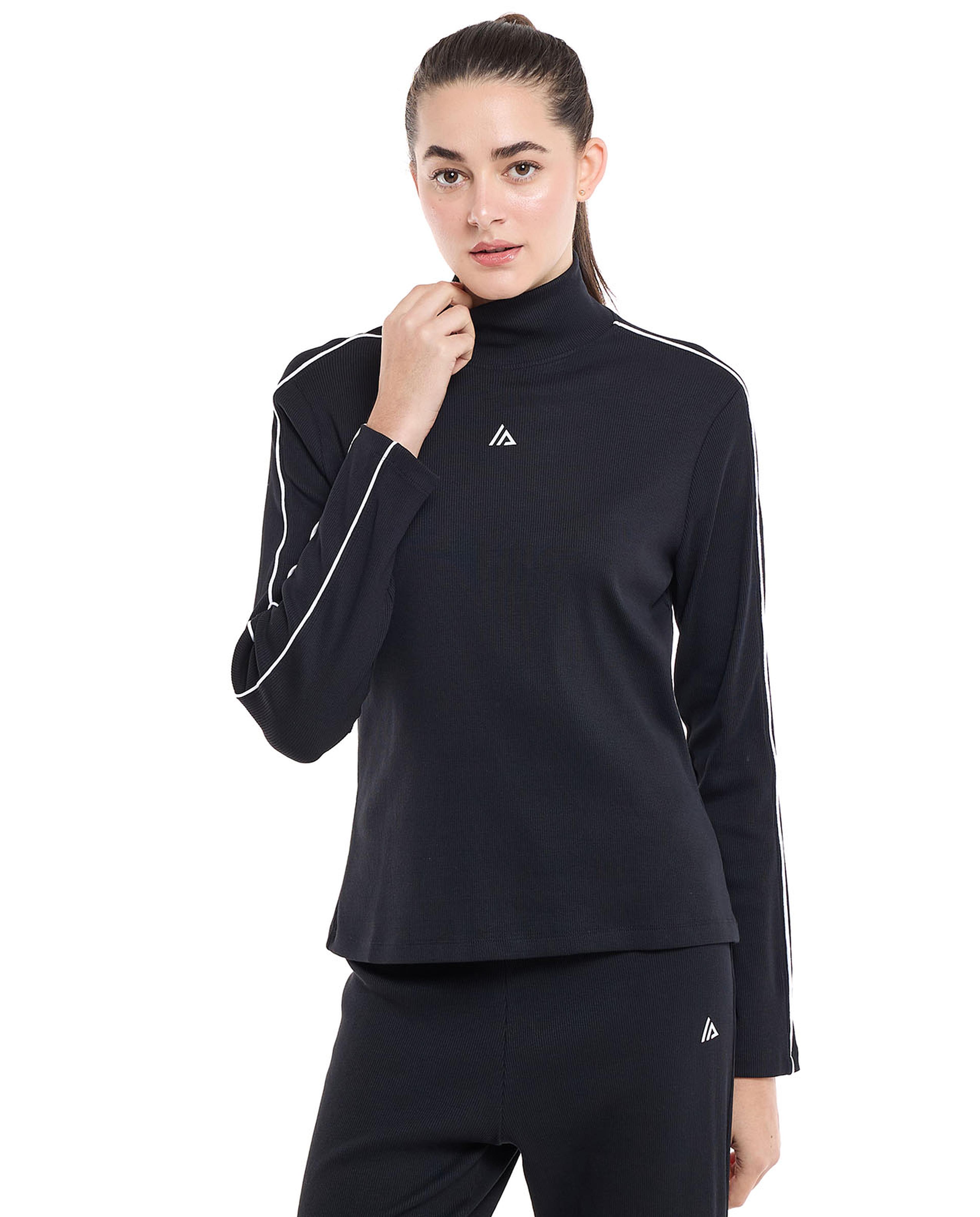 توب رياضي بأكمام طويلة