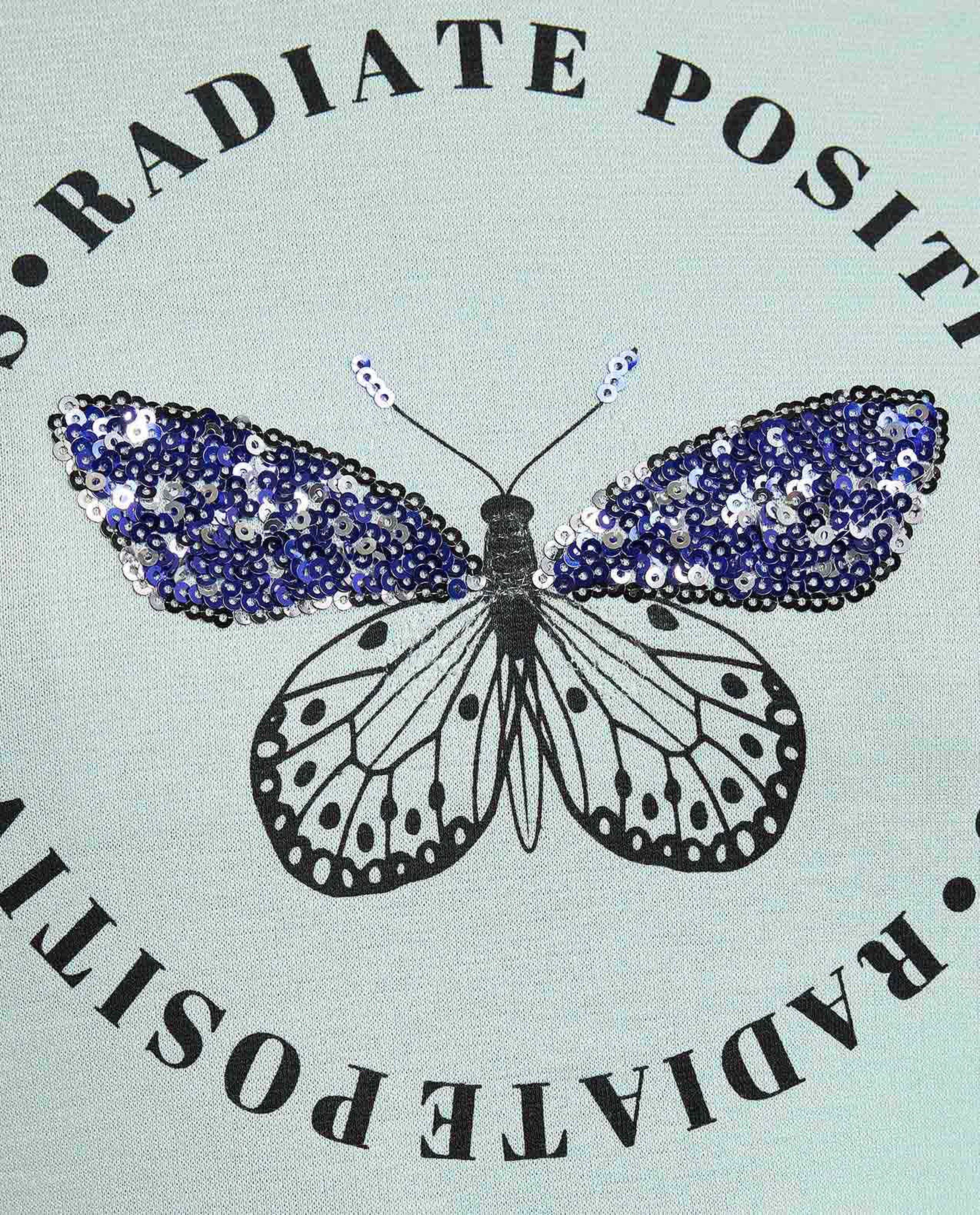 سويتشيرت برقبة دائرية وأكمام طويلة