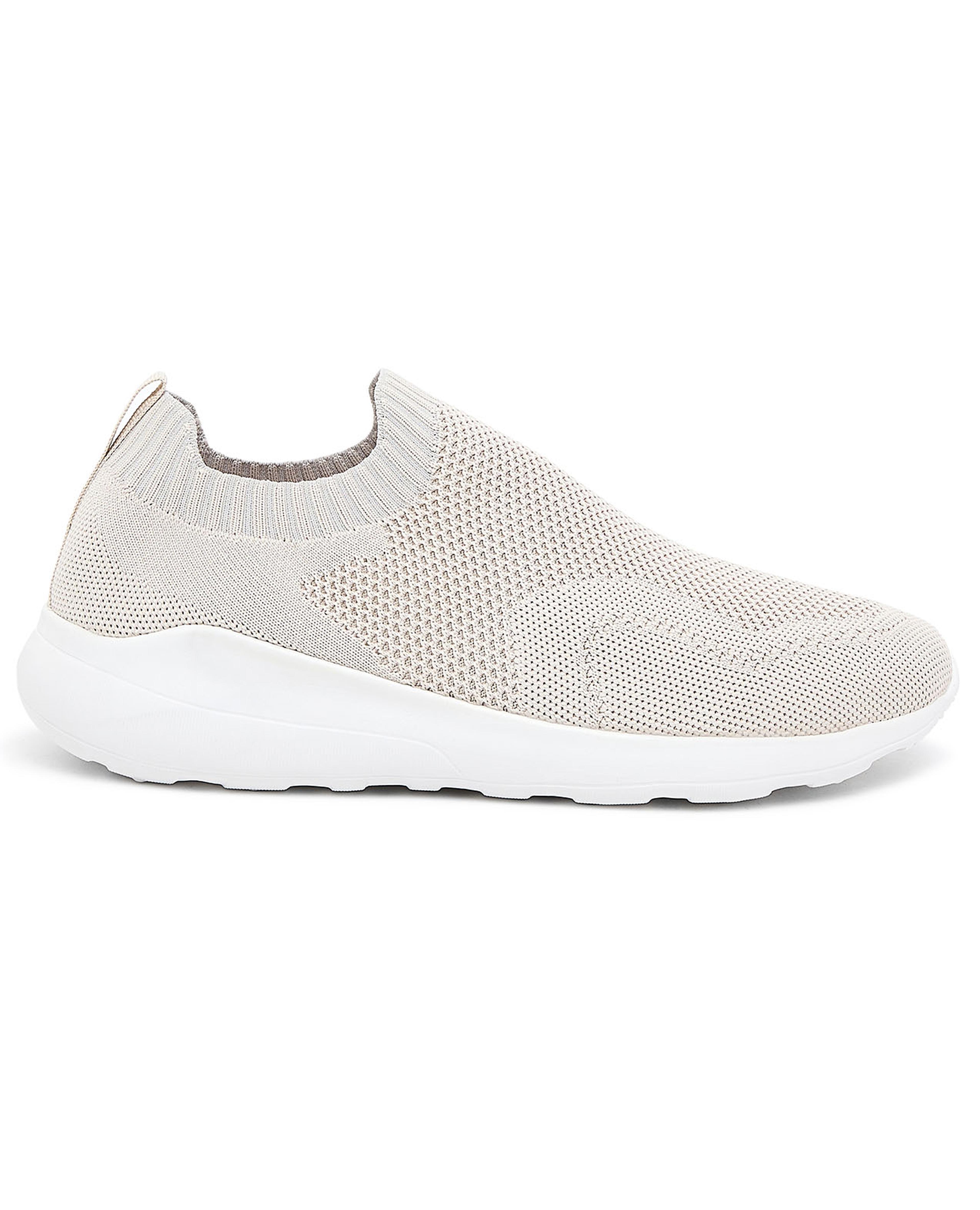 حذاء سليب اون محبوك