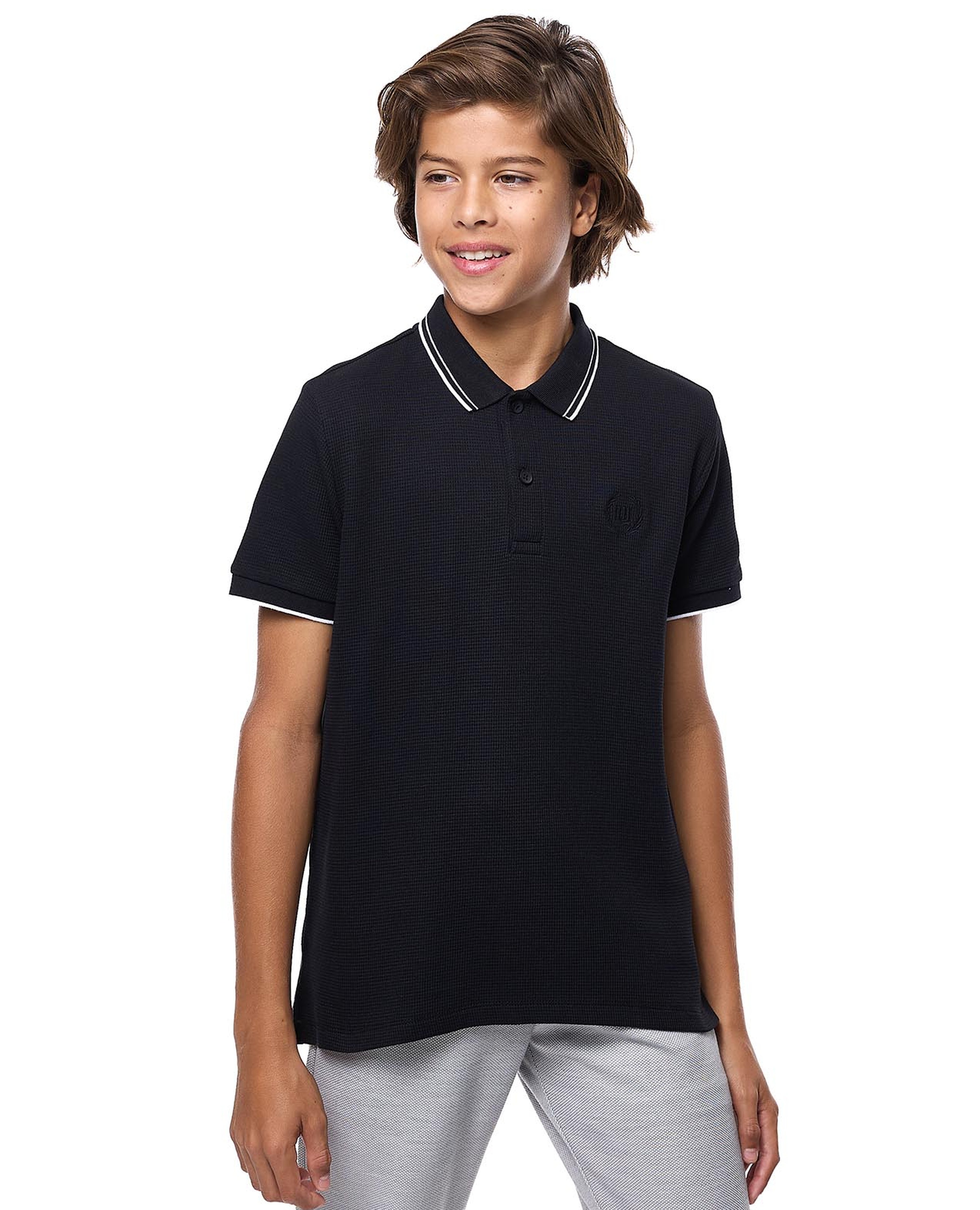 تيشيرت بولو بنقشة وأكمام قصيرة