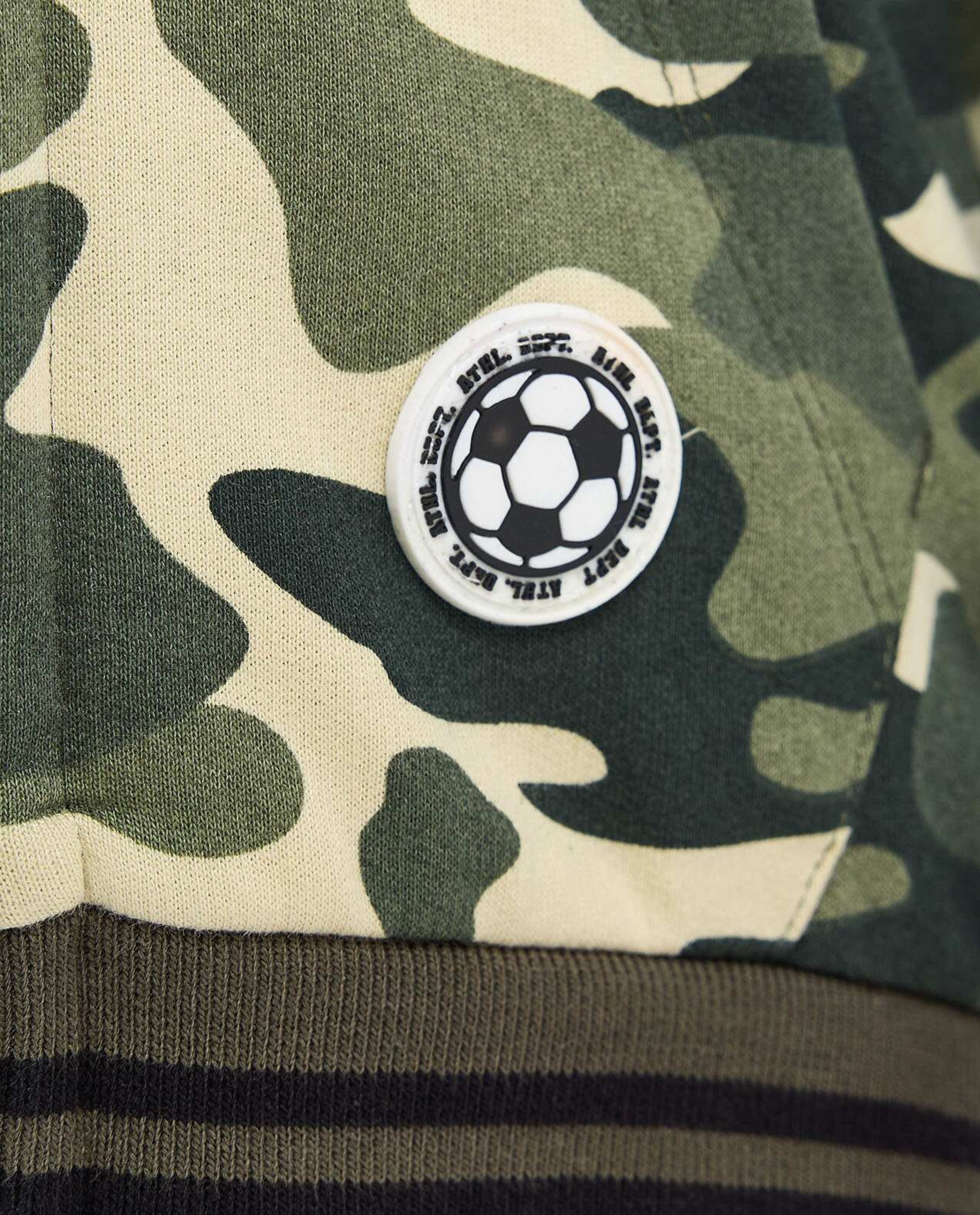 جاكيت بهودي وسحاب