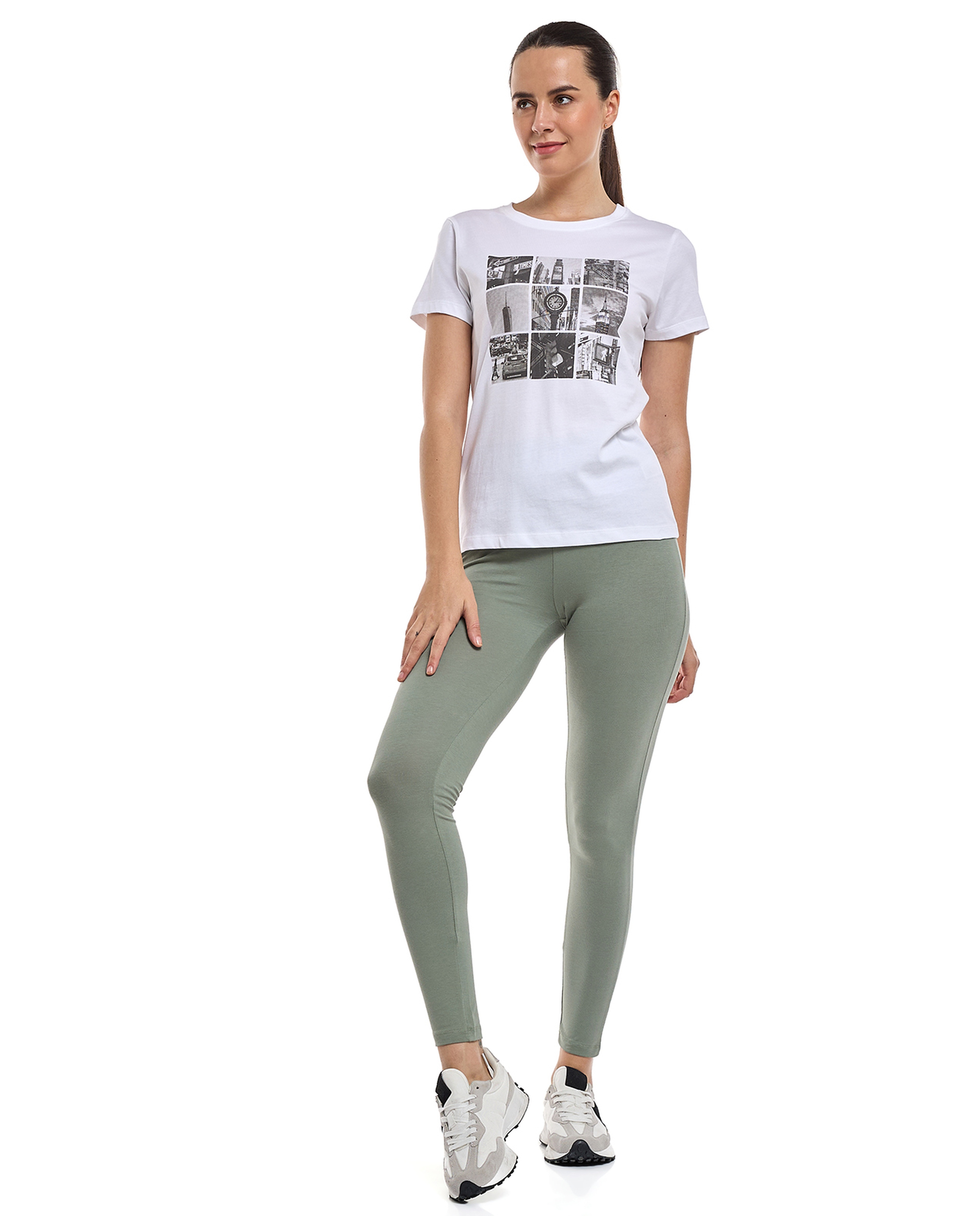 Graphic Print T-Shirt with Crew Neck and Short Sleeves