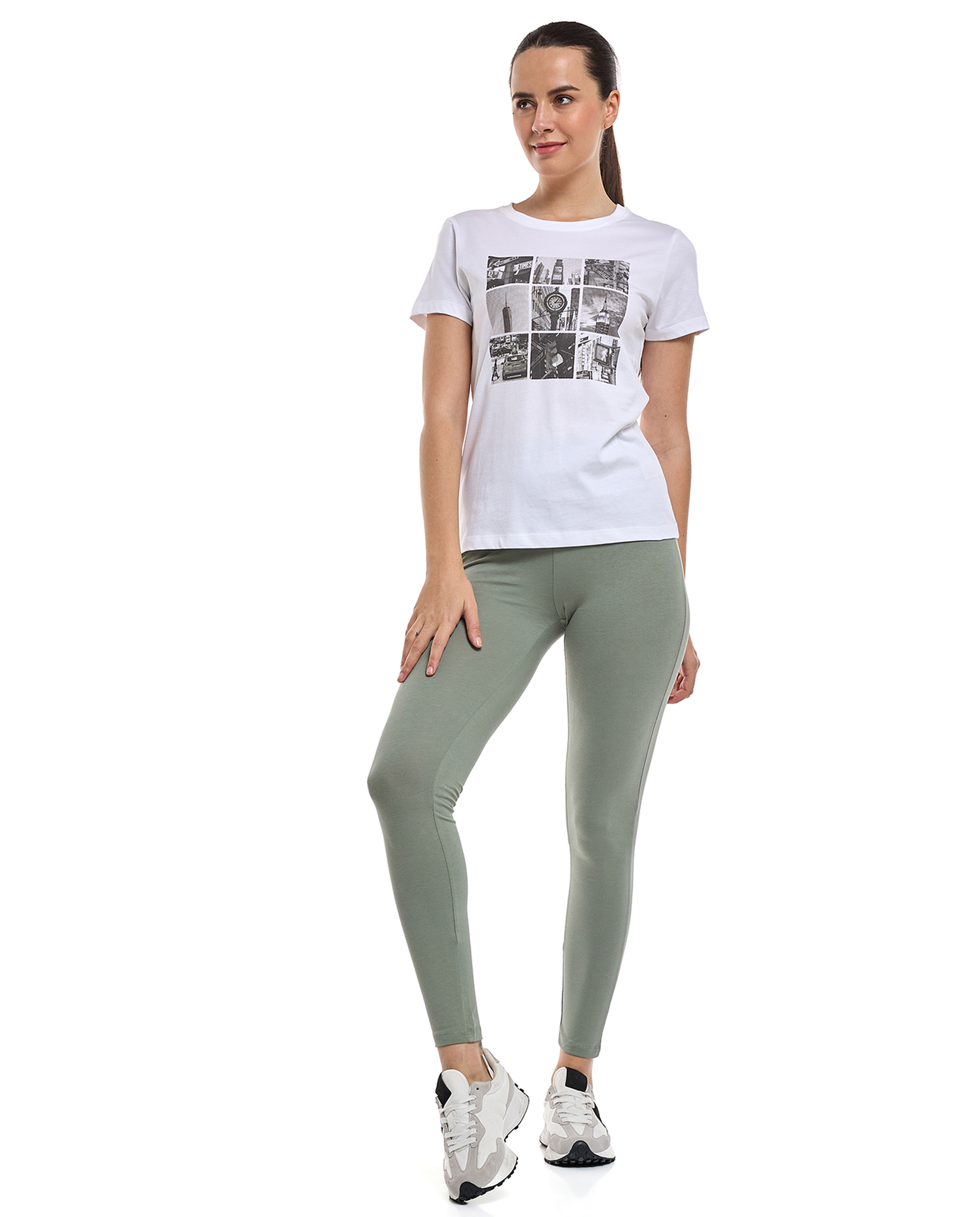 Graphic Print T-Shirt with Crew Neck and Short Sleeves