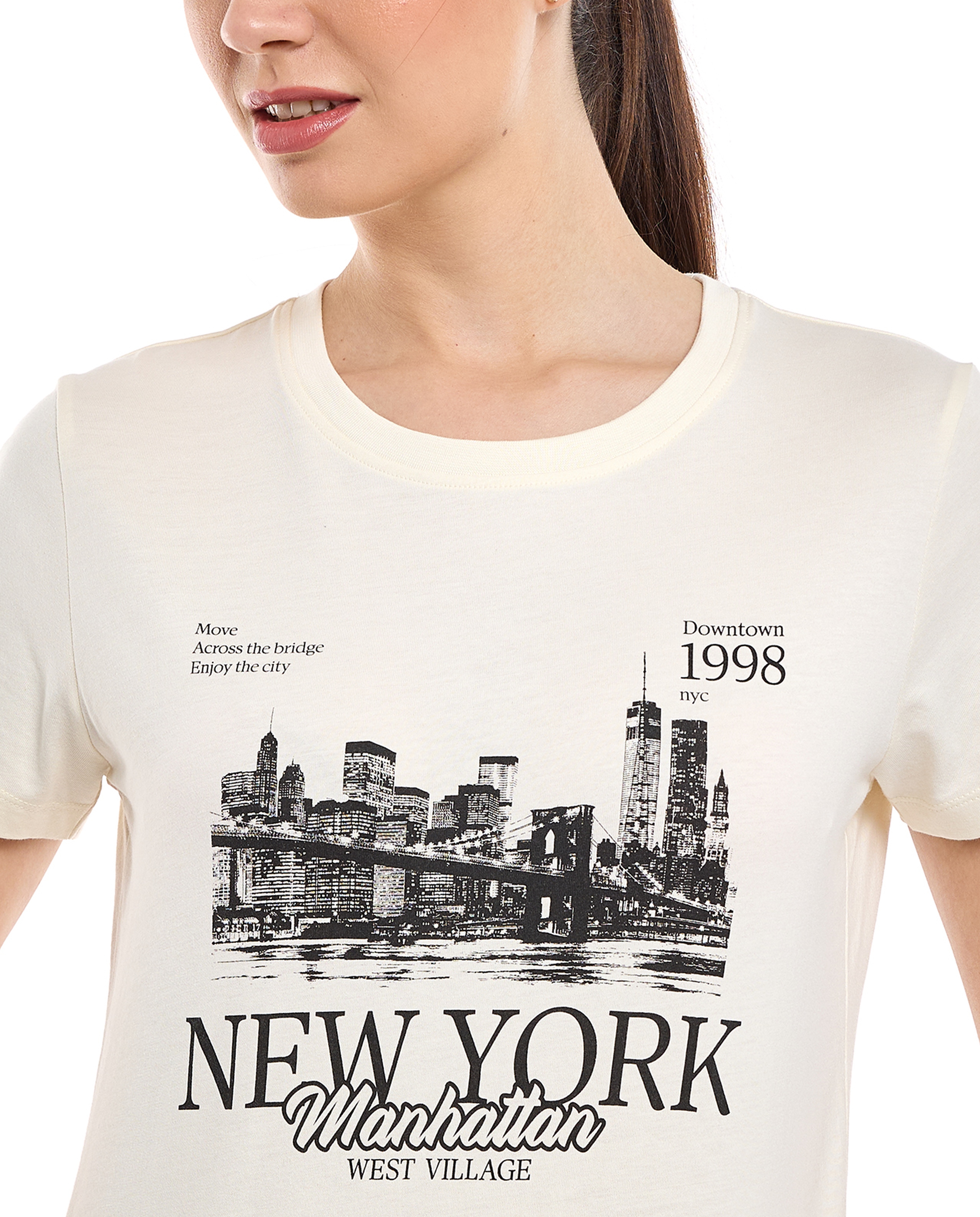 Graphic Print T-Shirt with Crew Neck and Short Sleeves