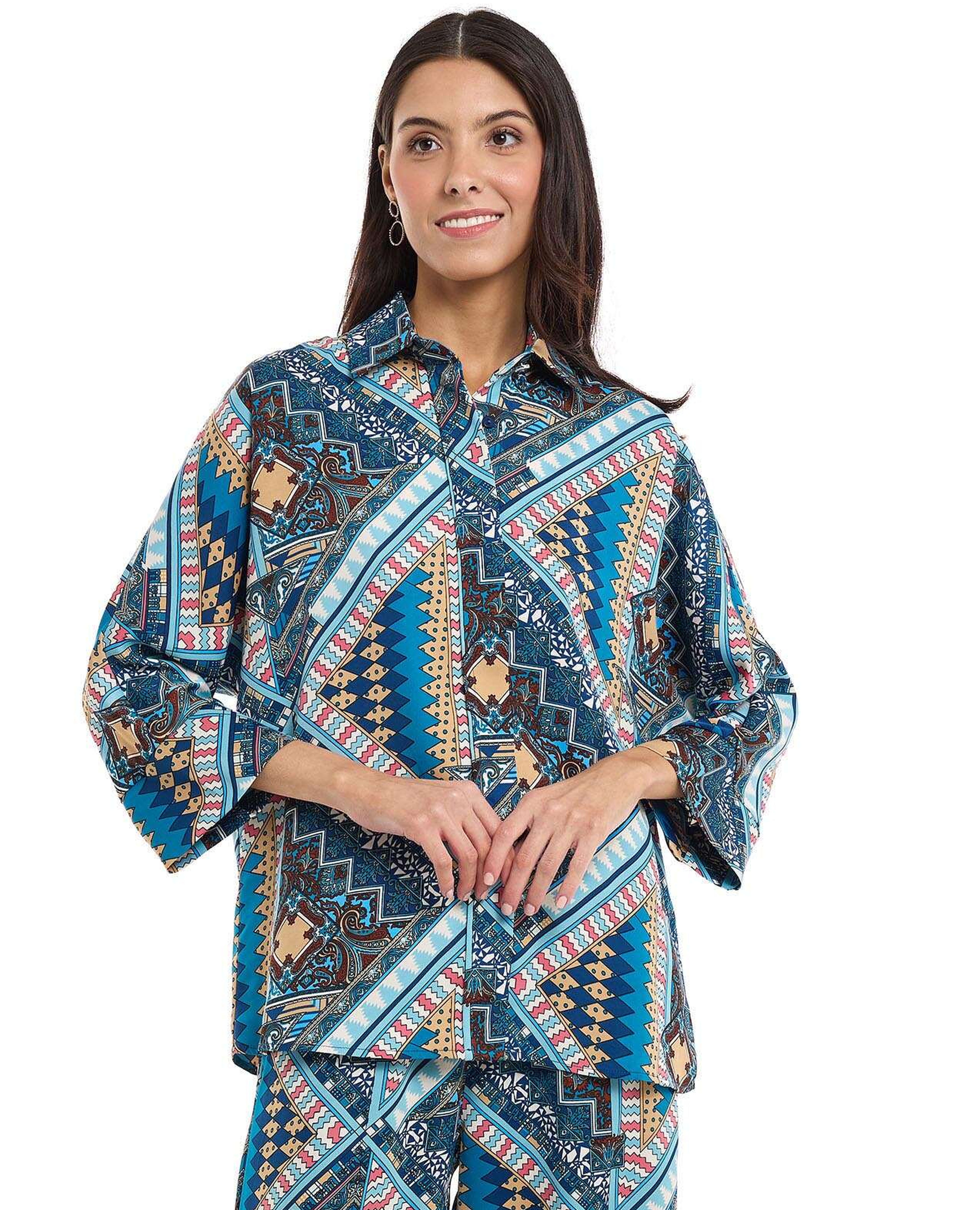 قميص منقوش بياقة كلاسيكية وأكمام 3/4