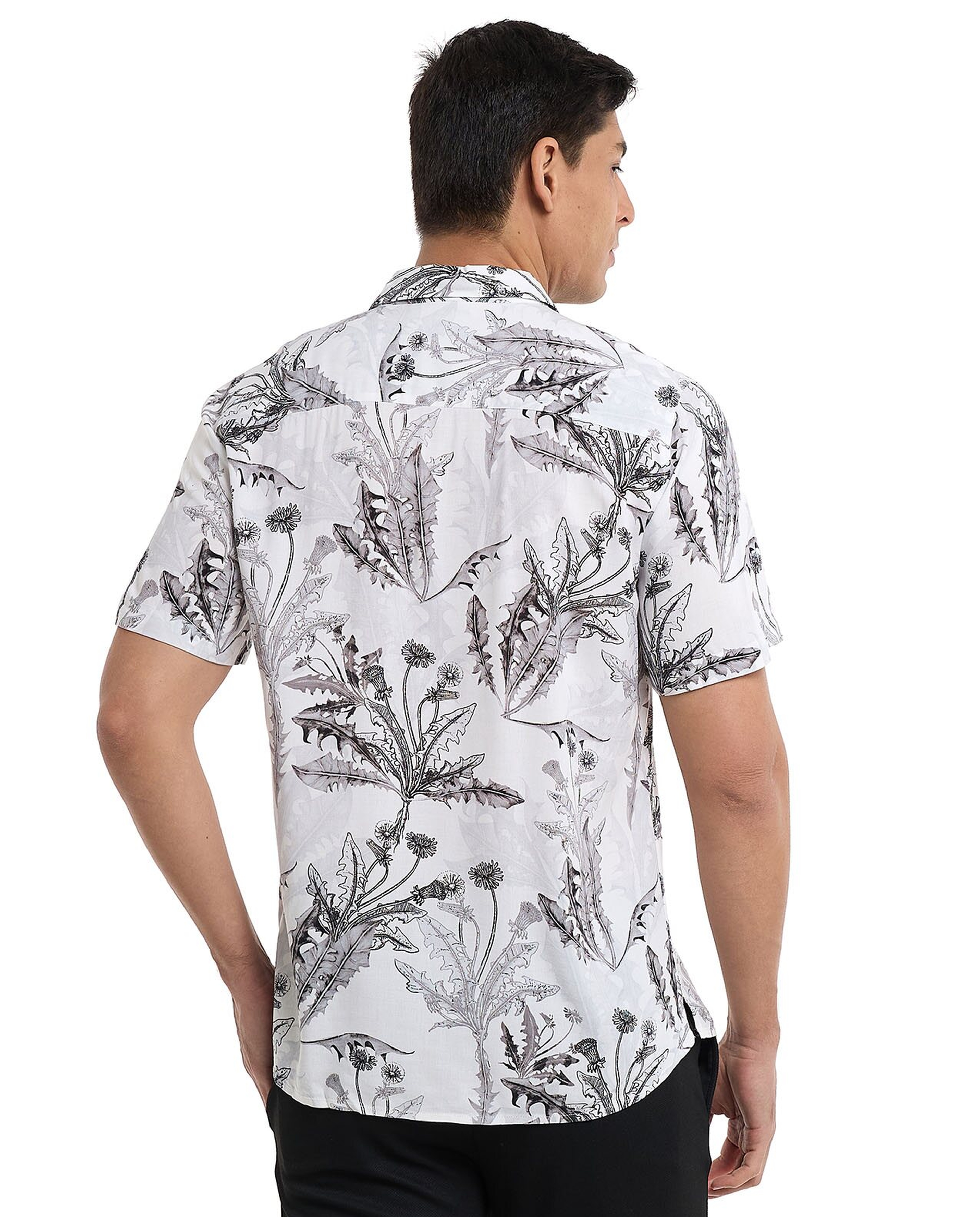 Patterned Shirt with Classic Collar and Short Sleeves