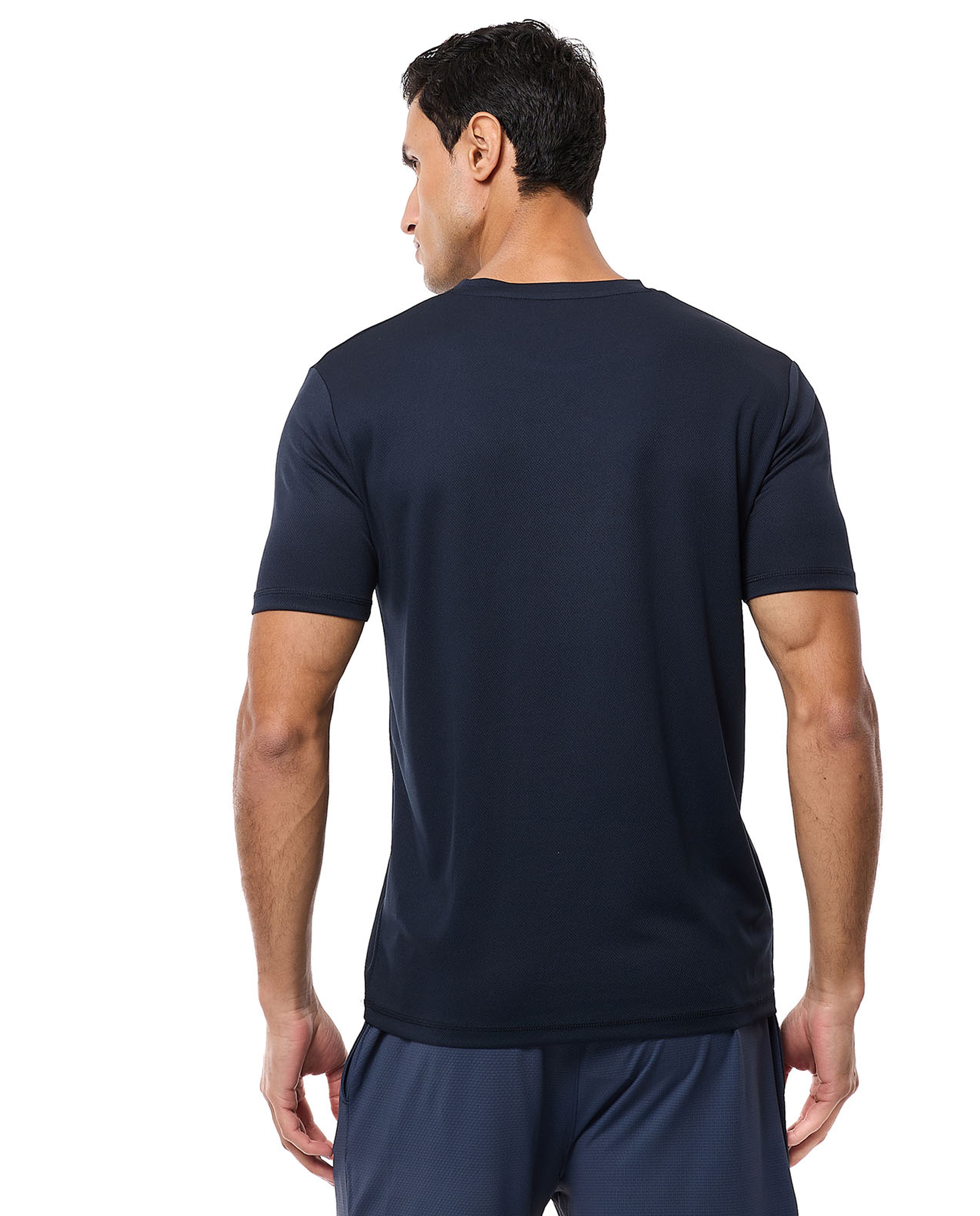 تيشيرت رياضي مطبوع بياقة مستديرة وأكمام قصيرة