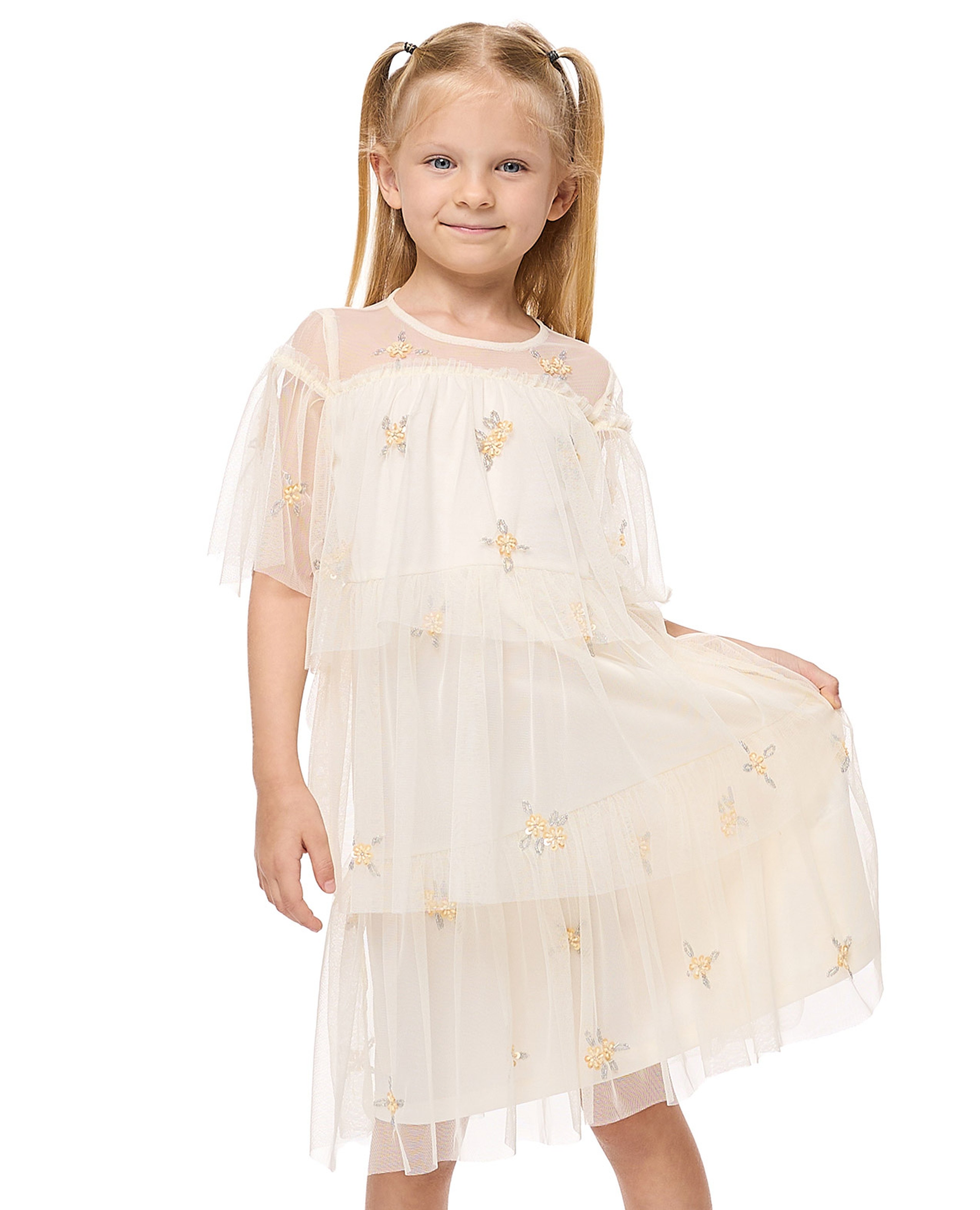 فستان برقبة مستديرة وأكمام قصيرة