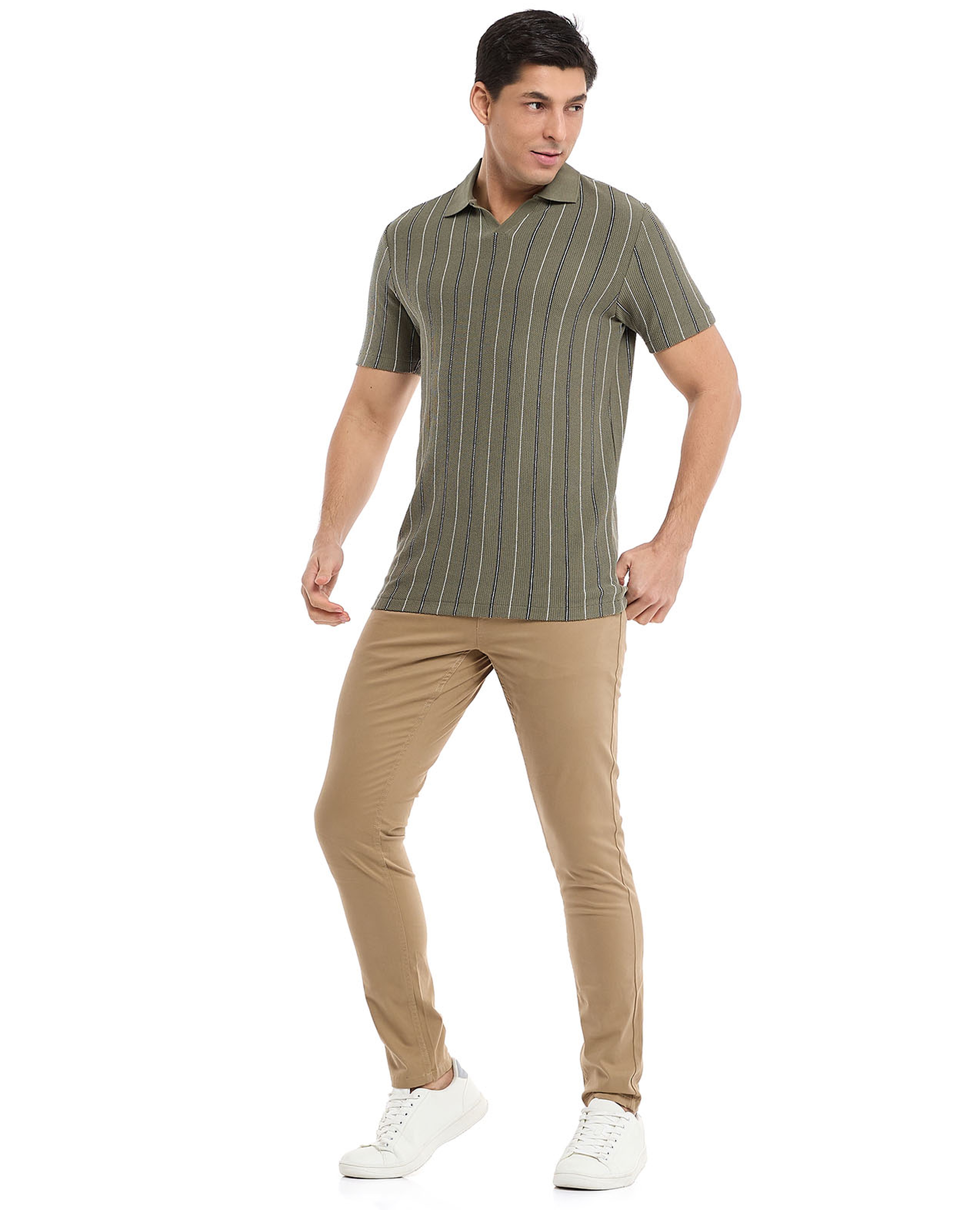 Solid Slim Fit Trousers with Button Closure