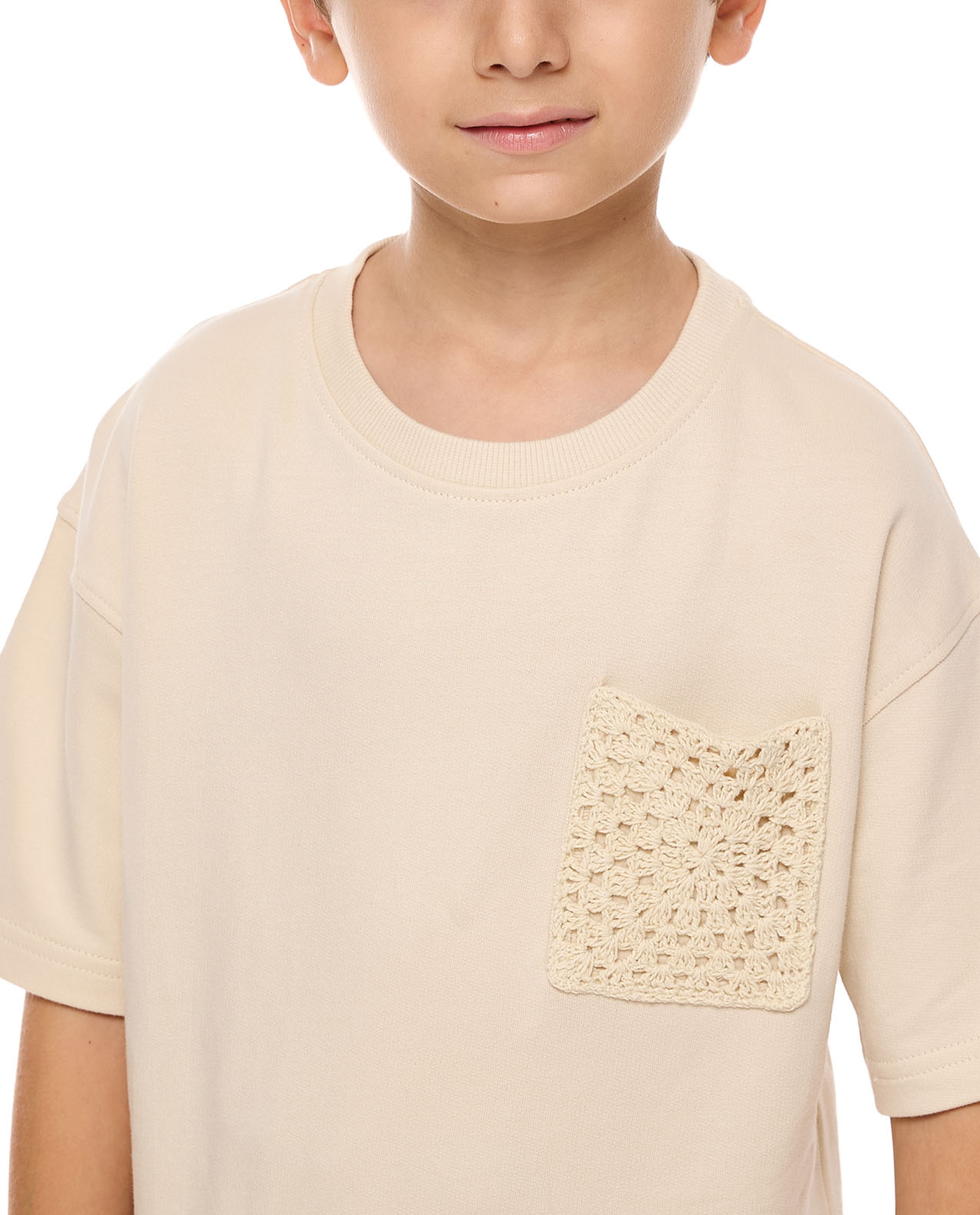 Crochet Pocket Detail T-Shirt with Crew Neck and Short Sleeves