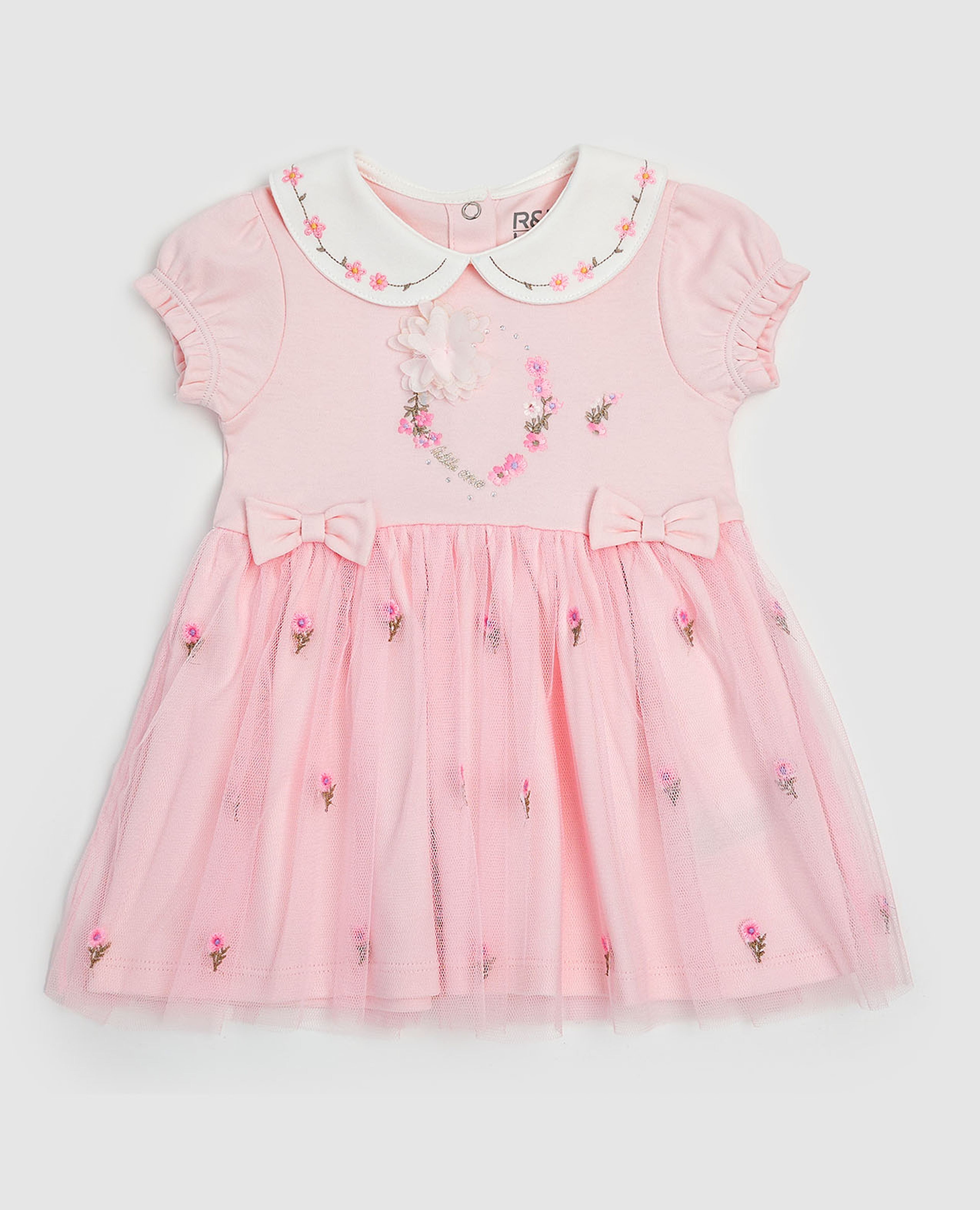 فستان مطرز واسع بياقة بيتر بان وأكمام باف