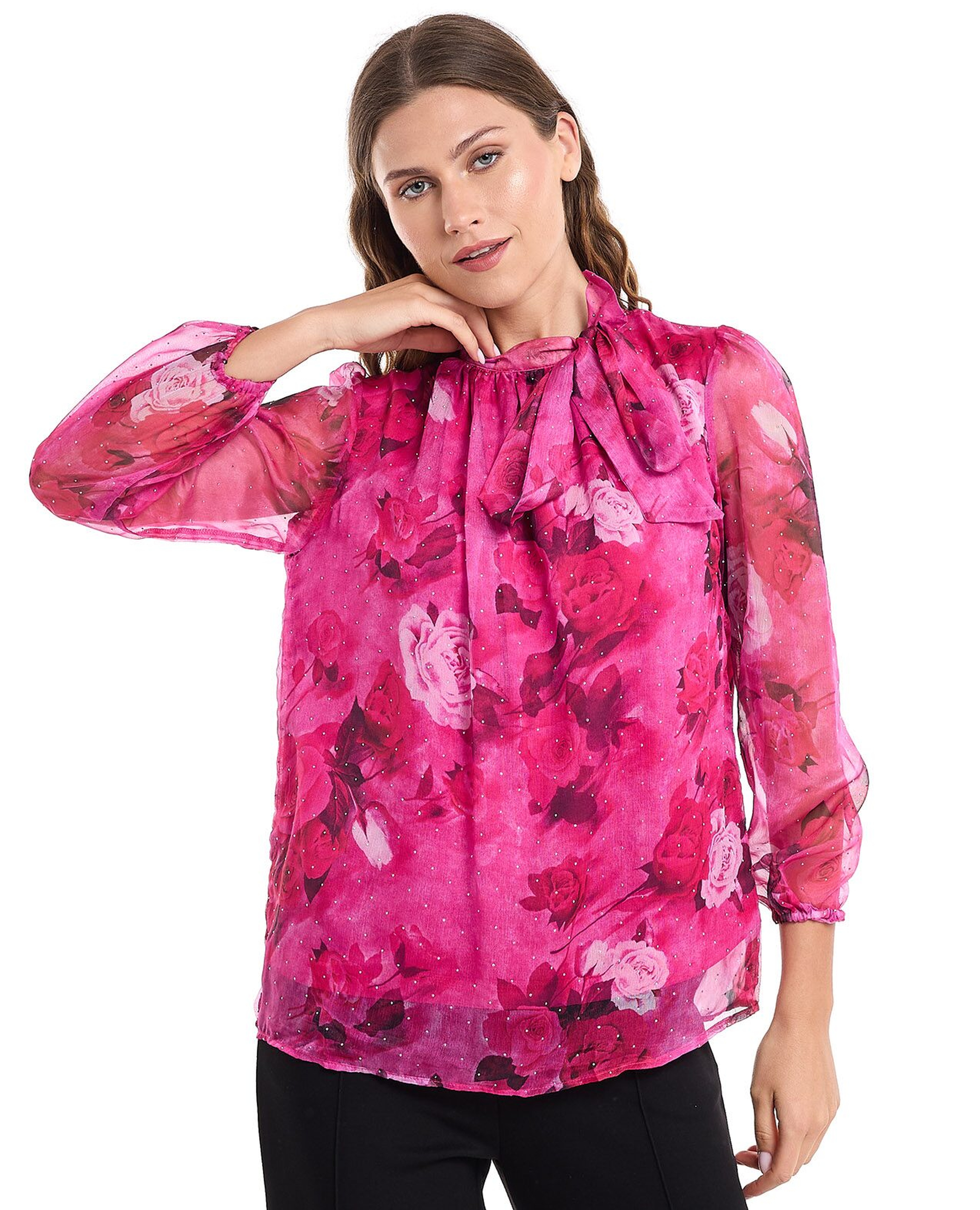 توب بنقشة أزهار بياقة مربوطة وأكمام منتفخة