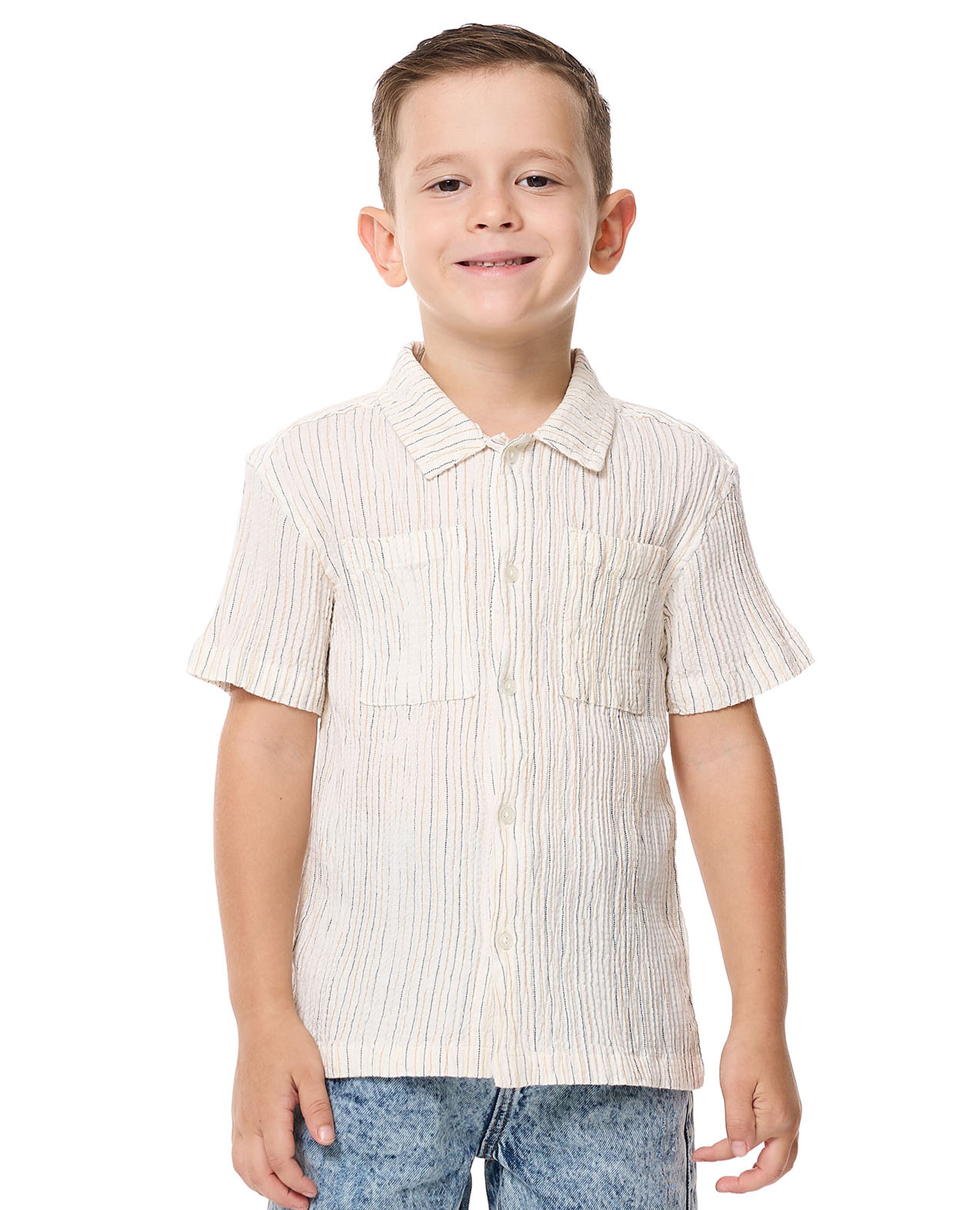 Solid Shirt with Classic Collar and Short Sleeves