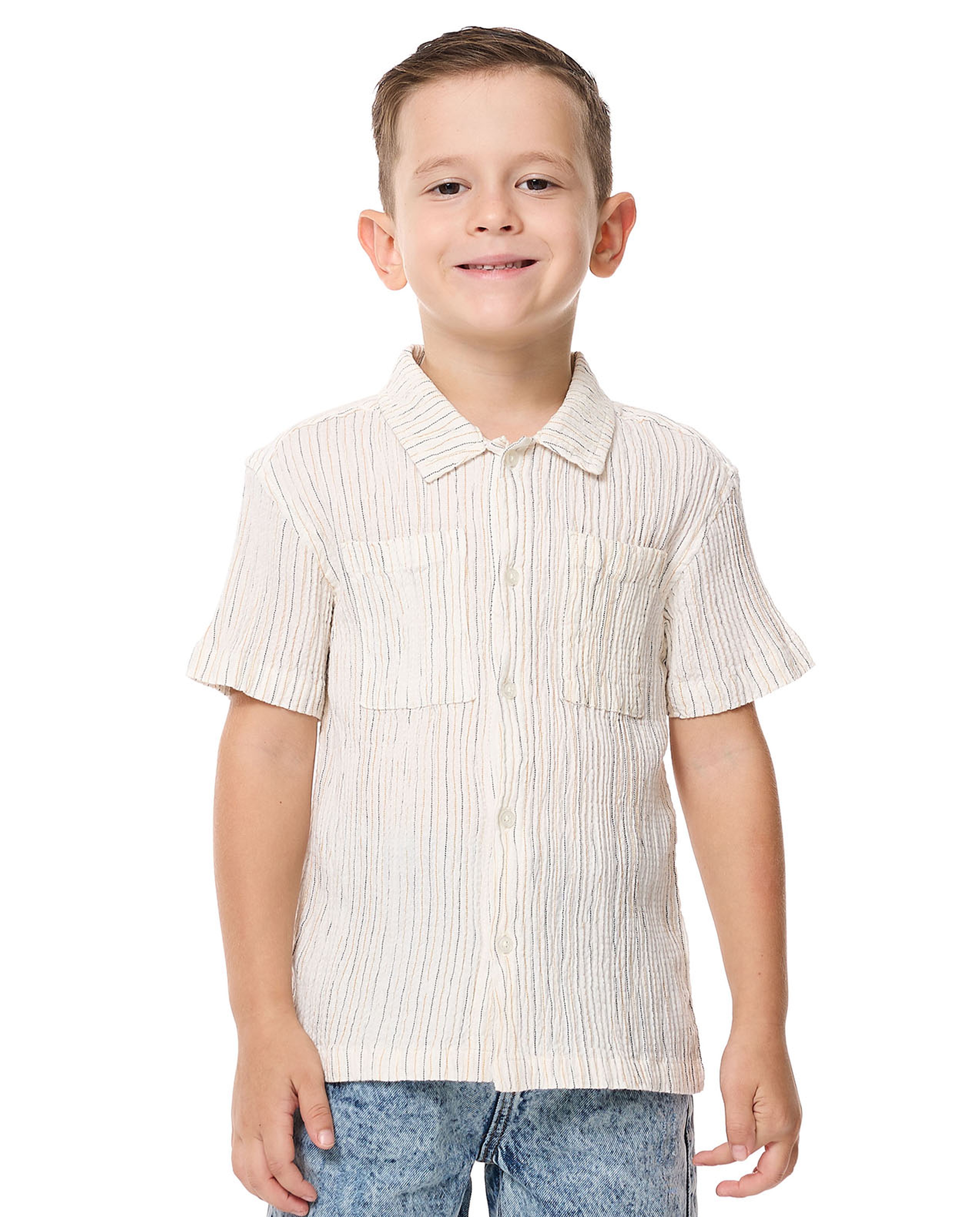 Solid Shirt with Classic Collar and Short Sleeves