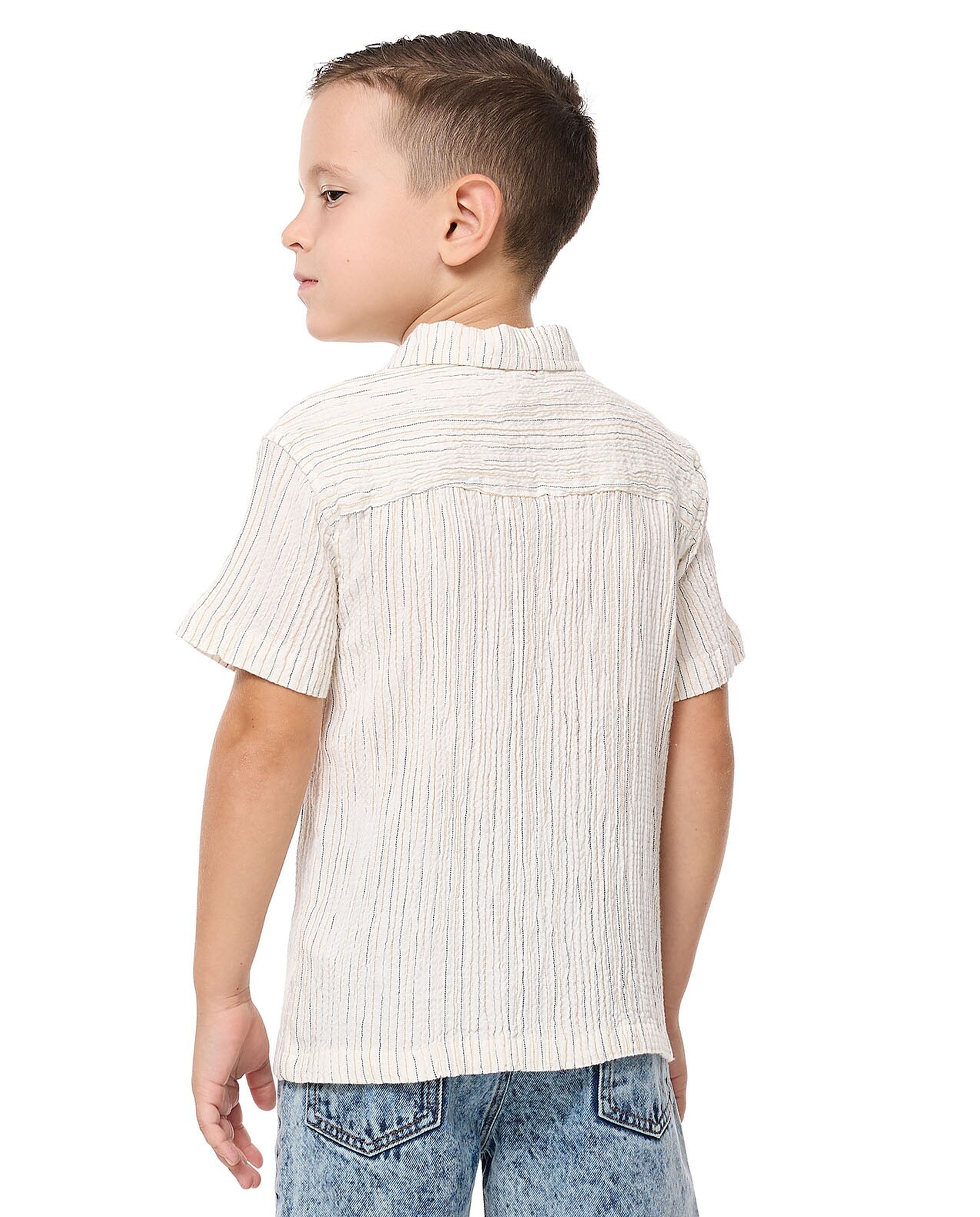 Solid Shirt with Classic Collar and Short Sleeves