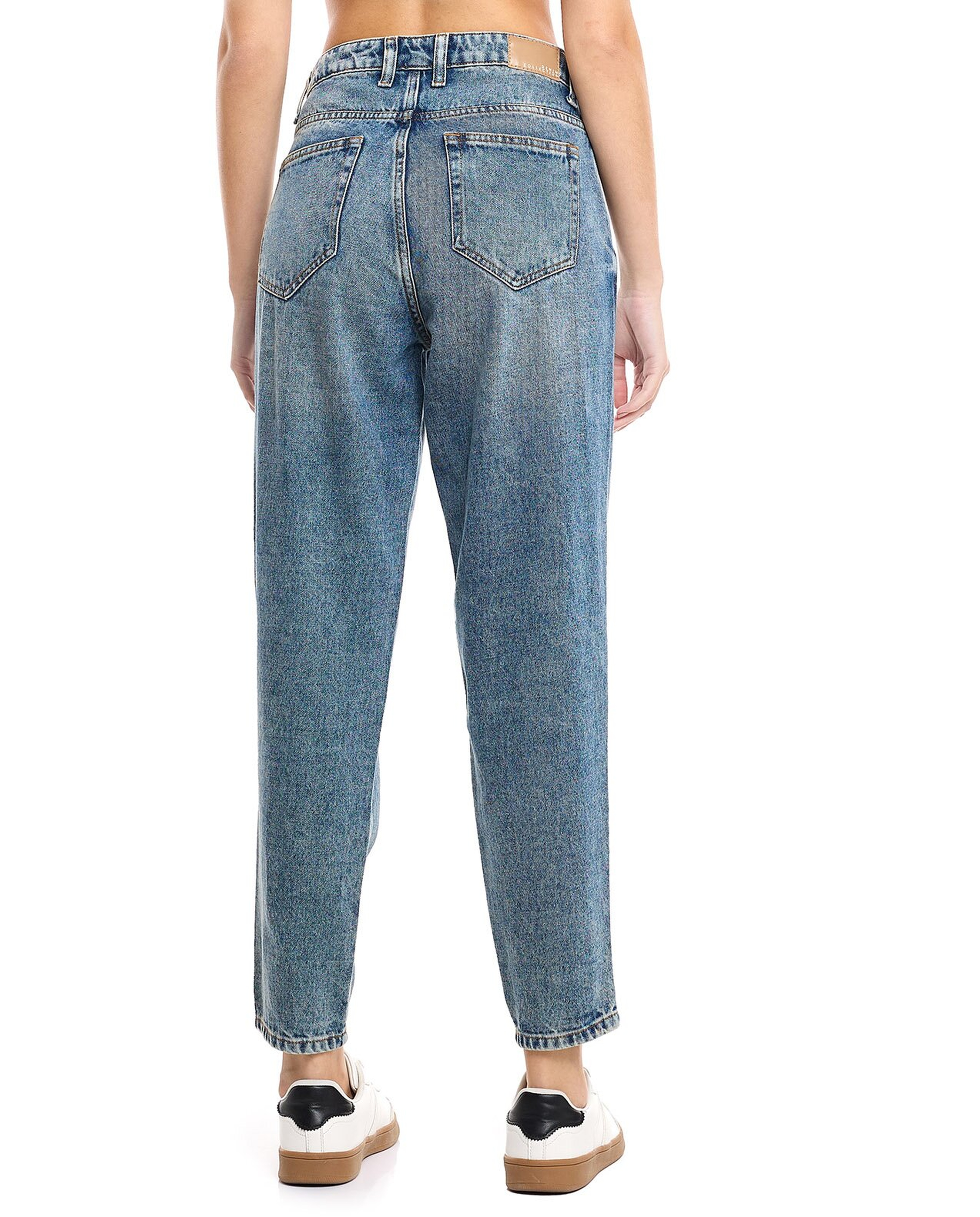 Faded Carrot Fit Jeans with Button Closure