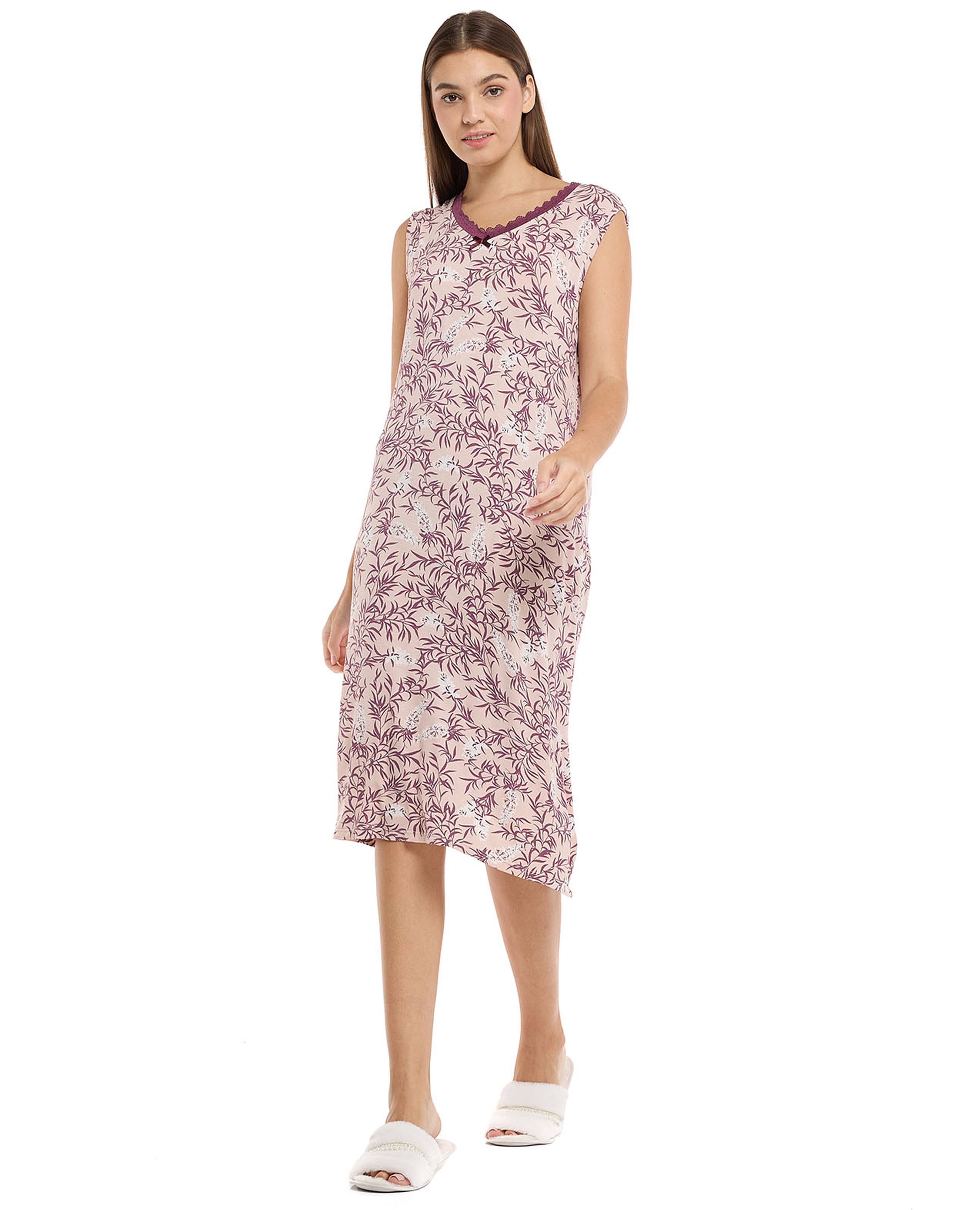 ثوب نوم بلا أكمام بياقة V