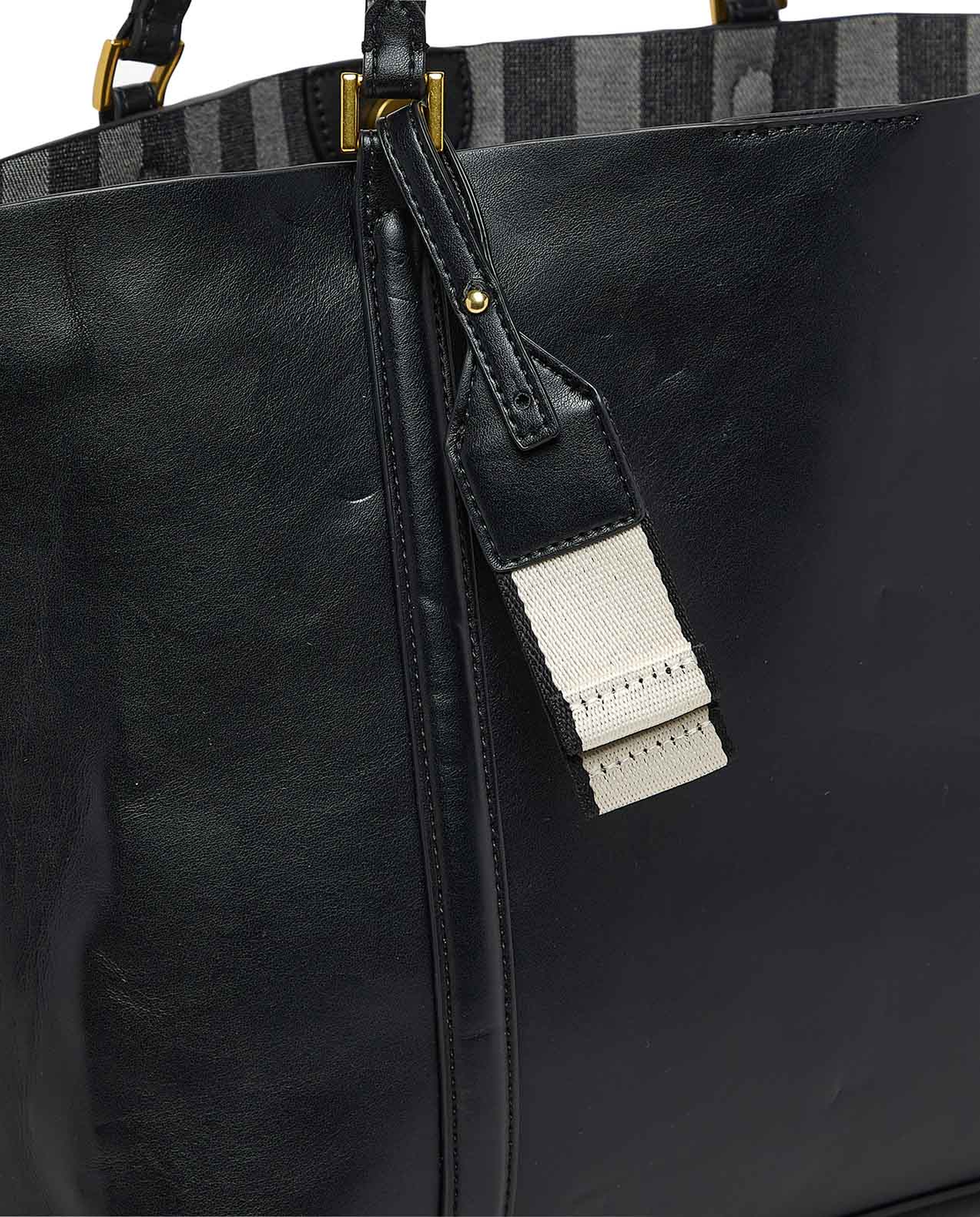 حقيبة توت بنقشة