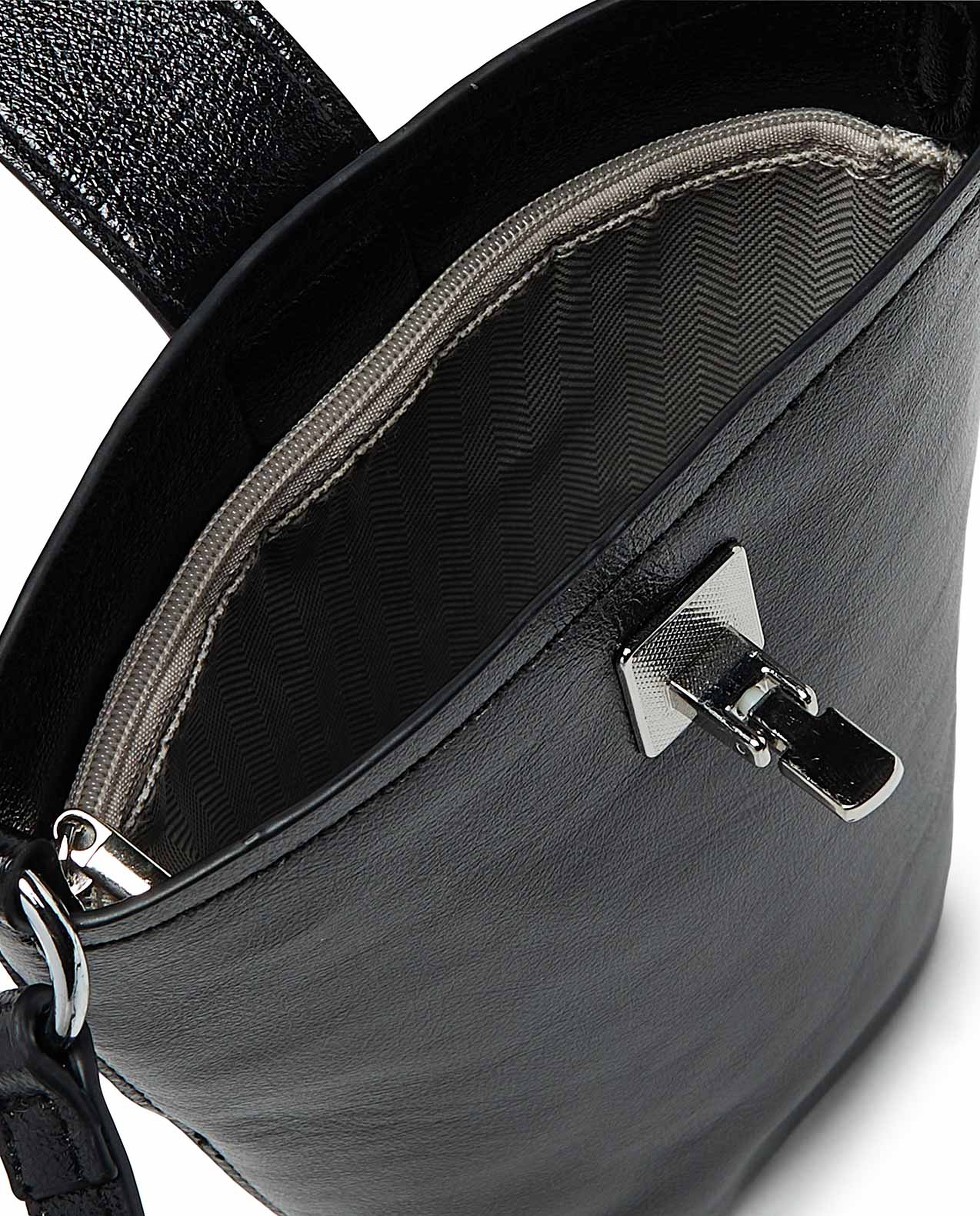 حقيبة باكت بنقشة