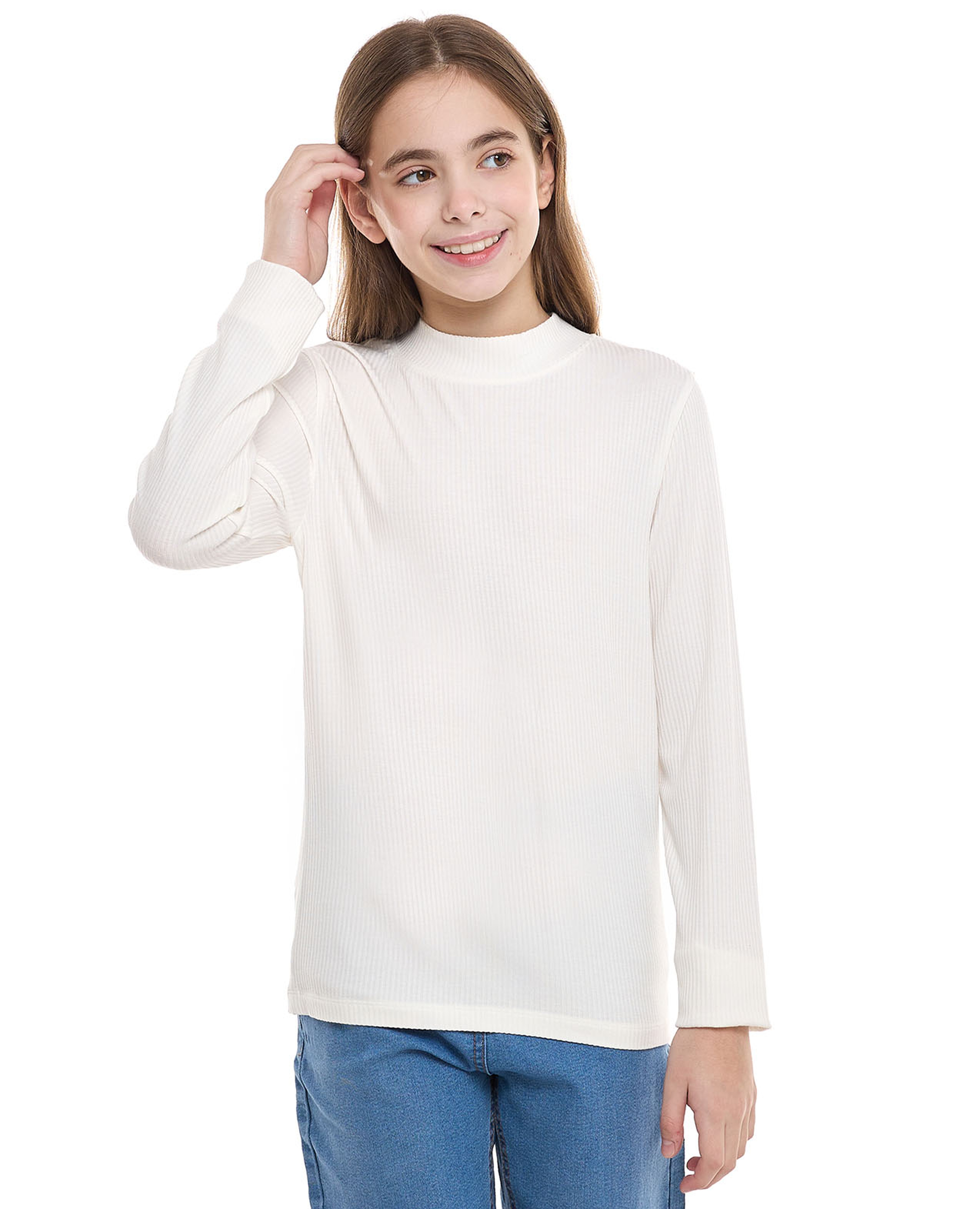 توب بياقة وهمية وأكمام طويلة