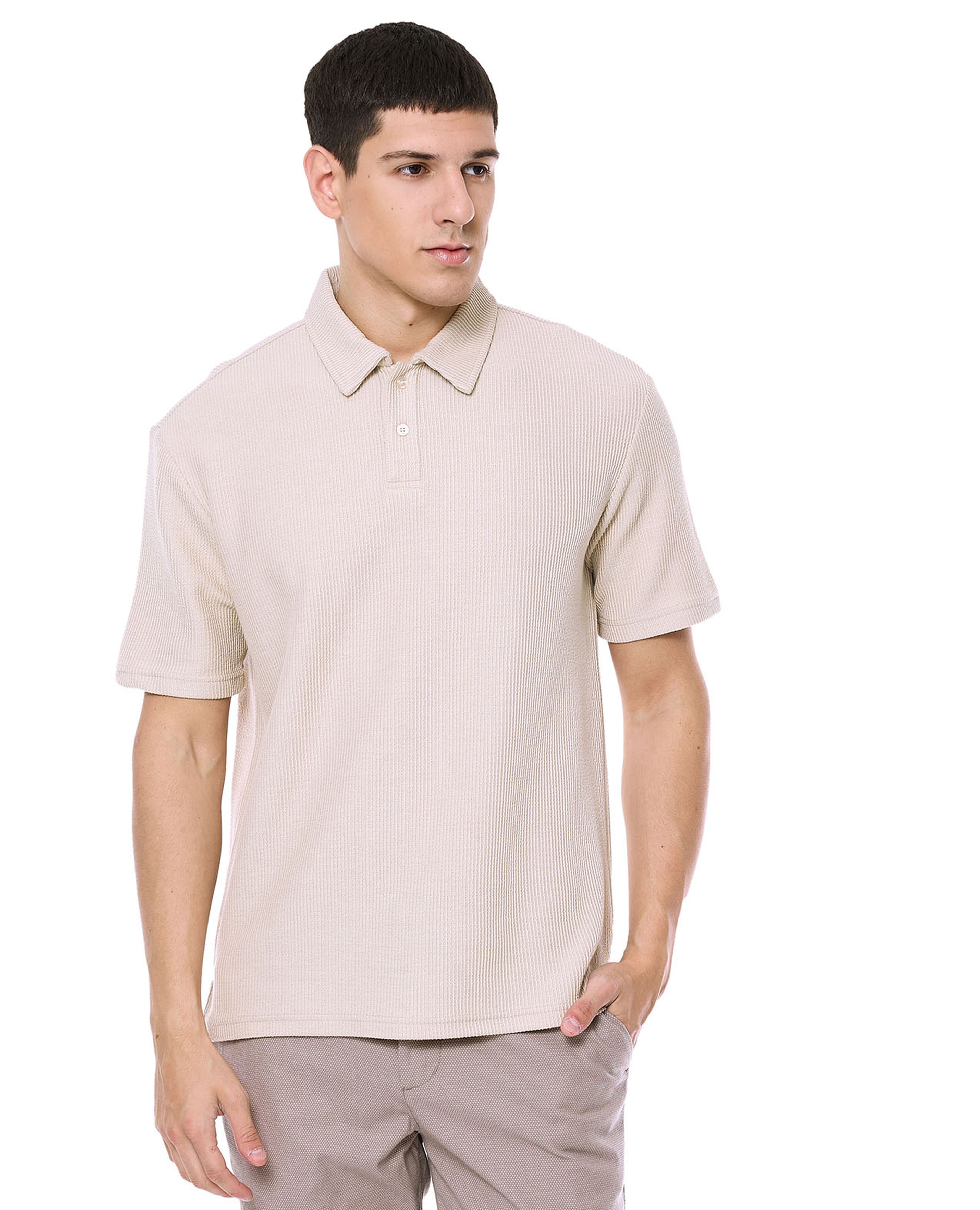 تيشيرت بولو بأكمام قصيرة