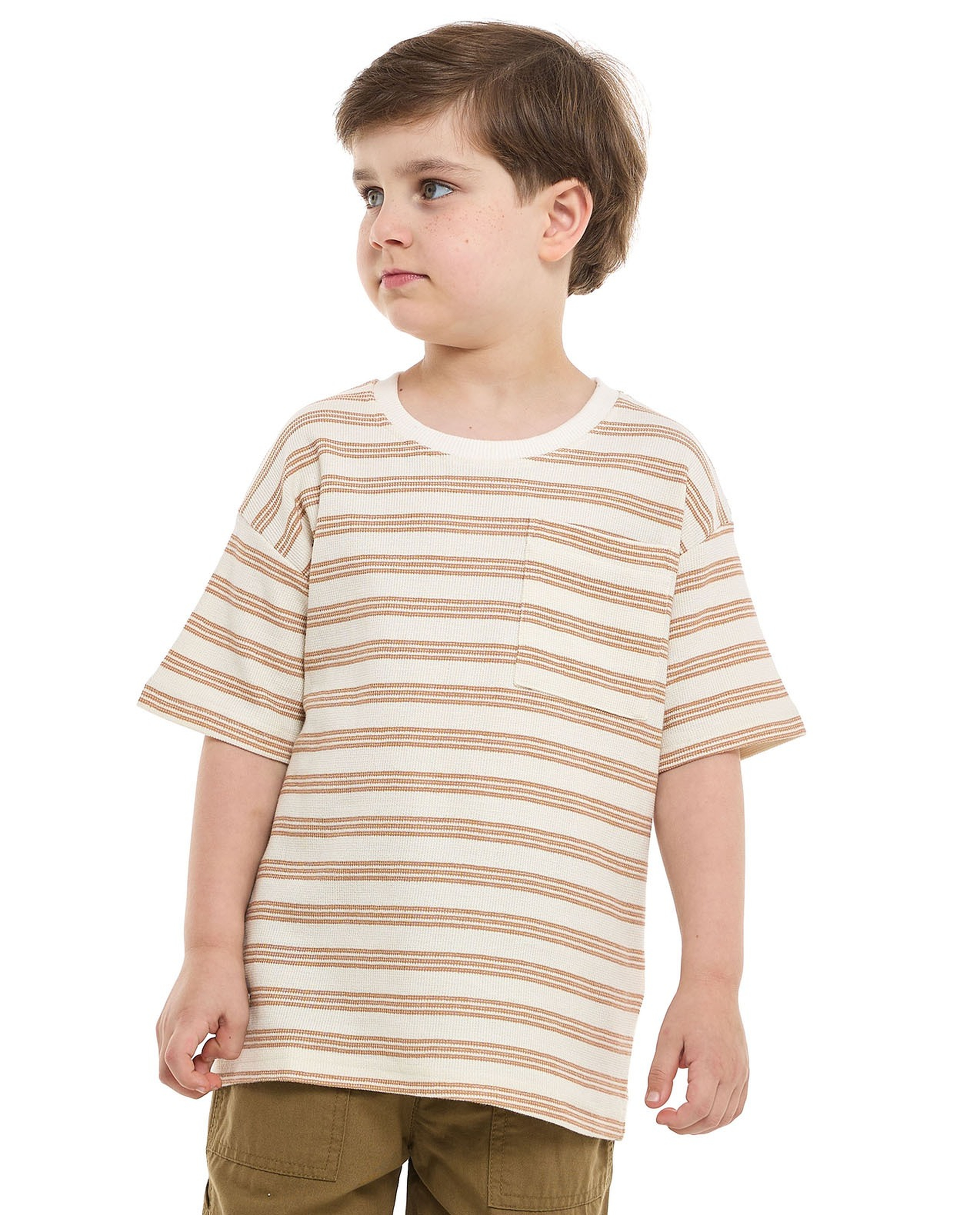 تيشيرت مخطط برقبة دائرية وأكمام قصيرة