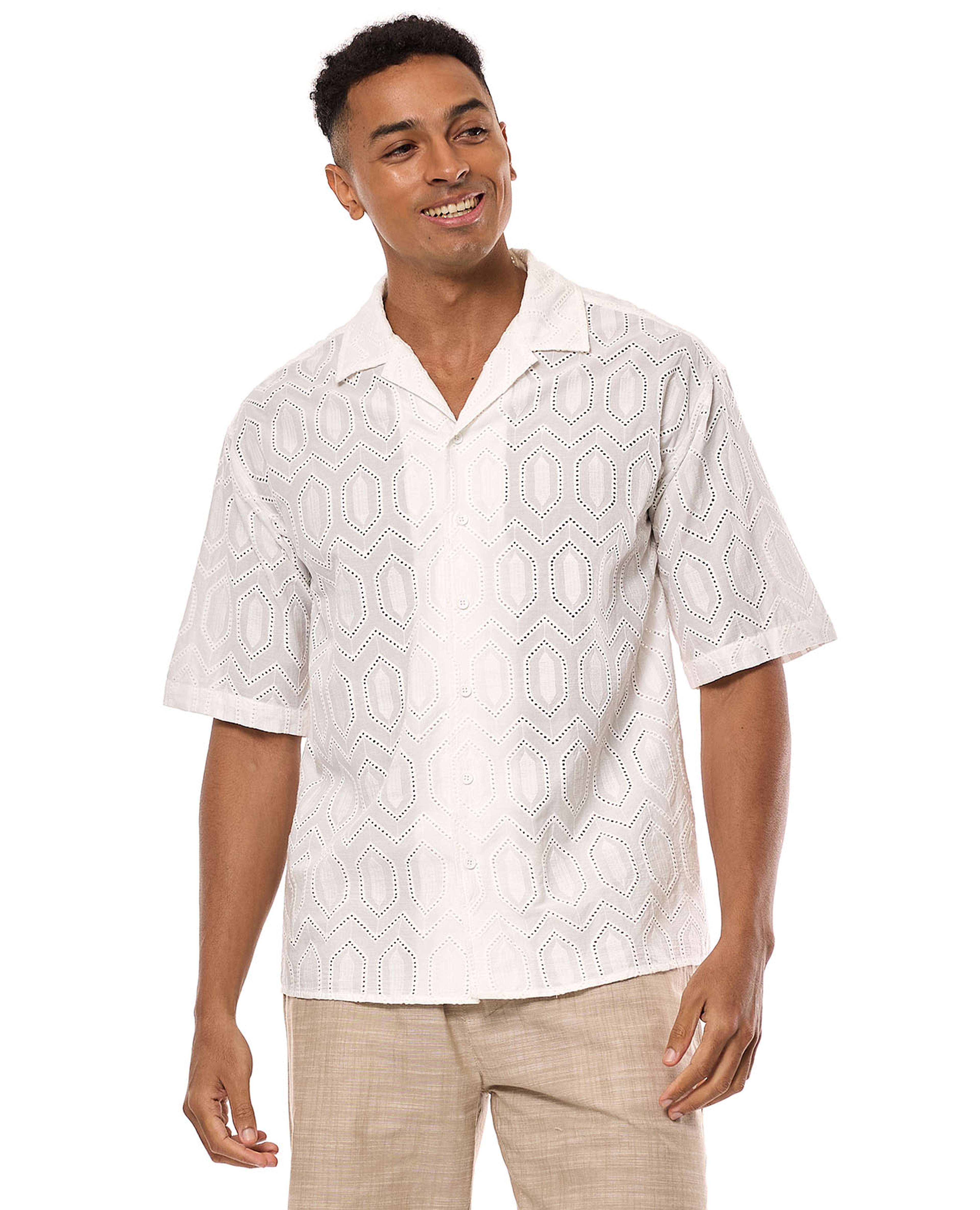 قميص بأكمام قصيرة وياقة ريفر