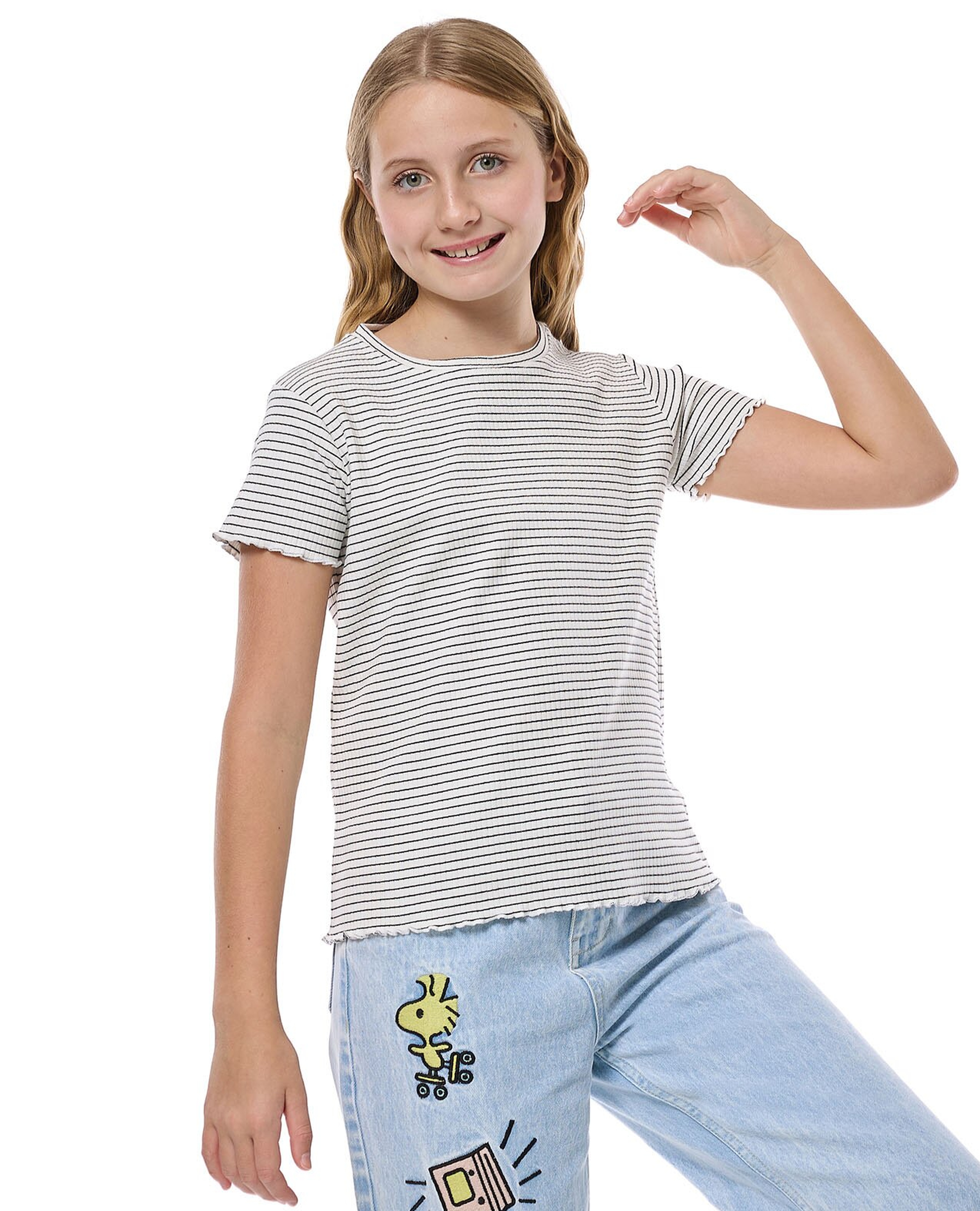 تيشيرت مخطط برقبة مستديرة وأكمام قصيرة