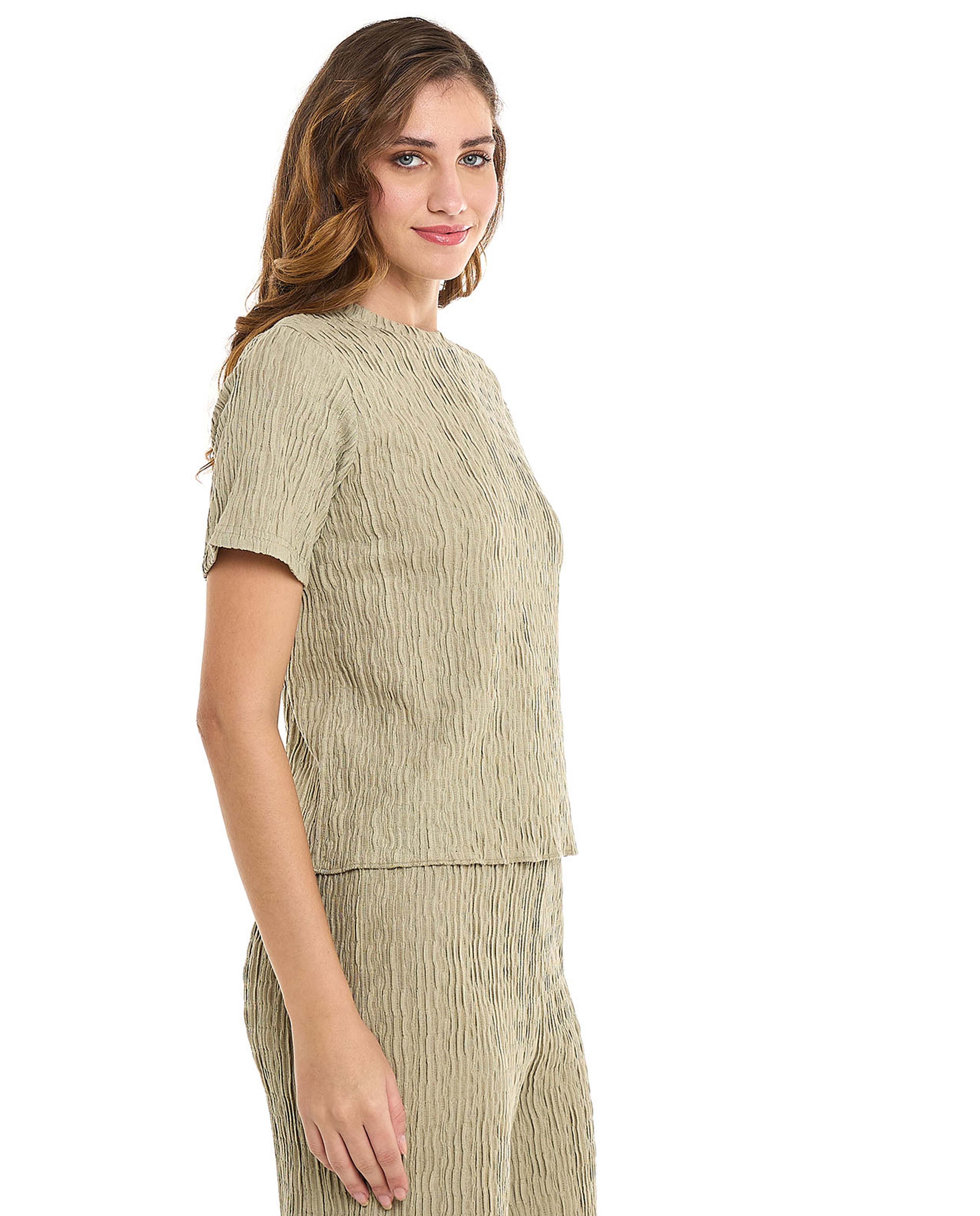 Textured Top with Round Neck and Short Sleeves