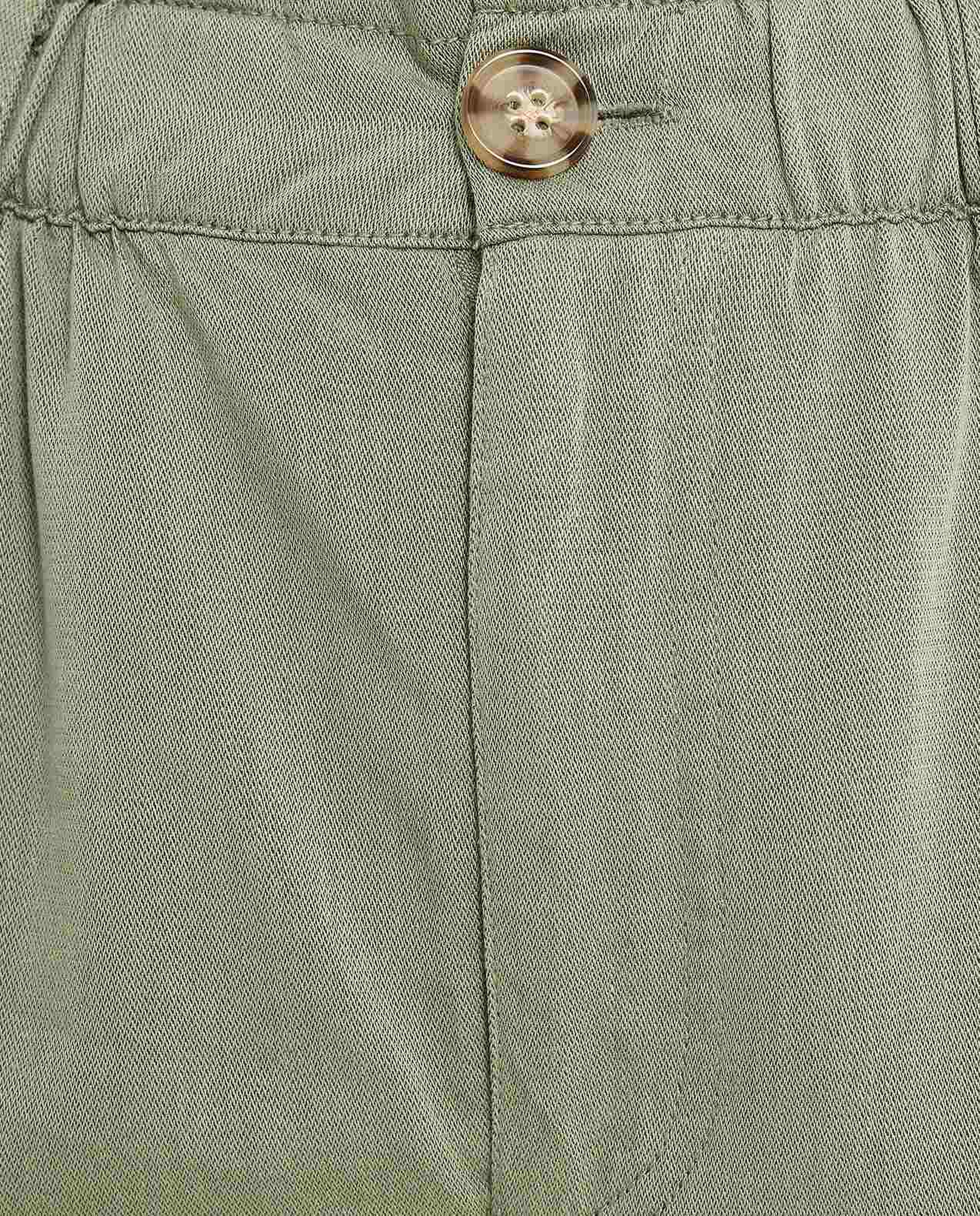 Solid Tapered Fit Pants With Button Closure