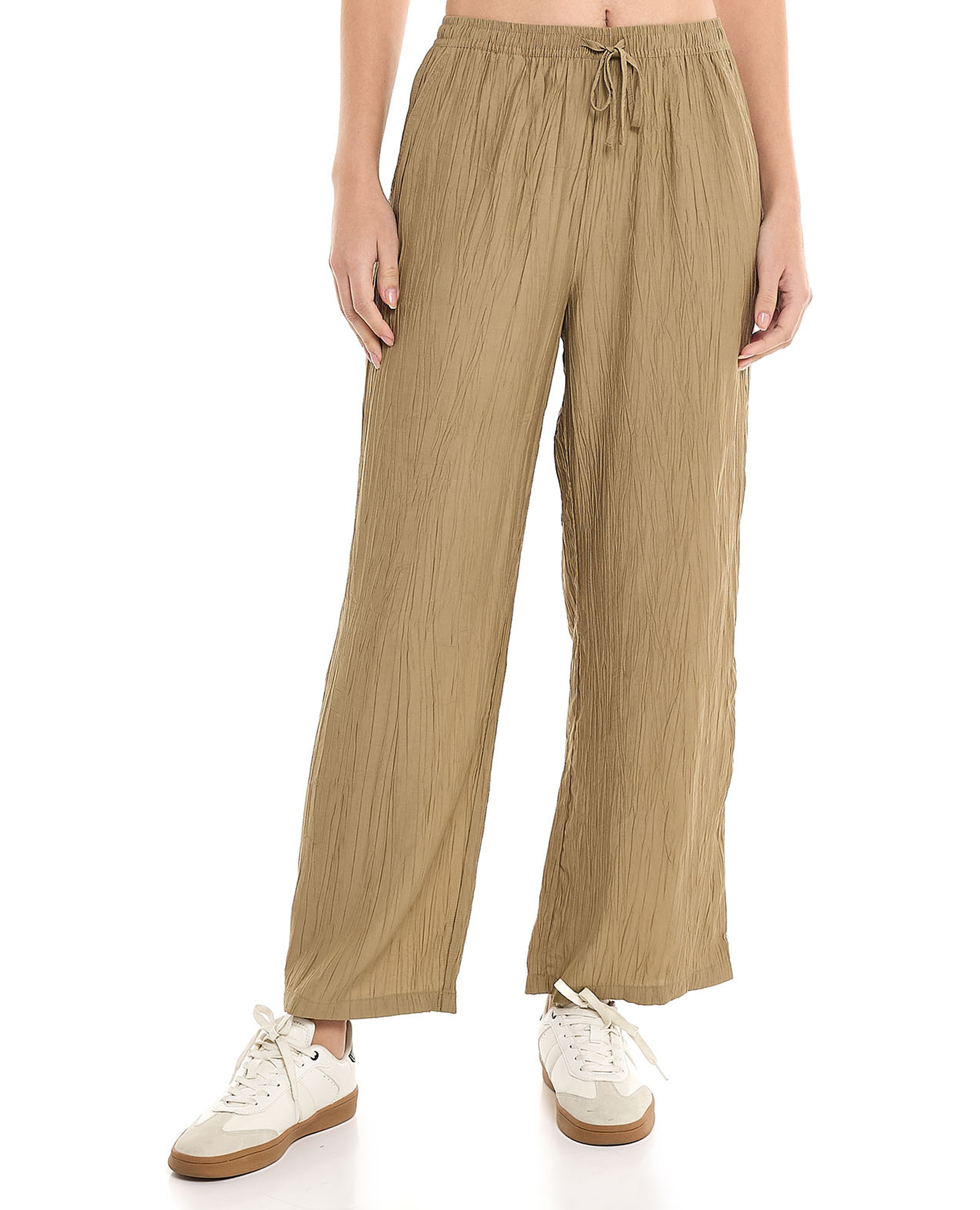 بنطال برباط على الخصر