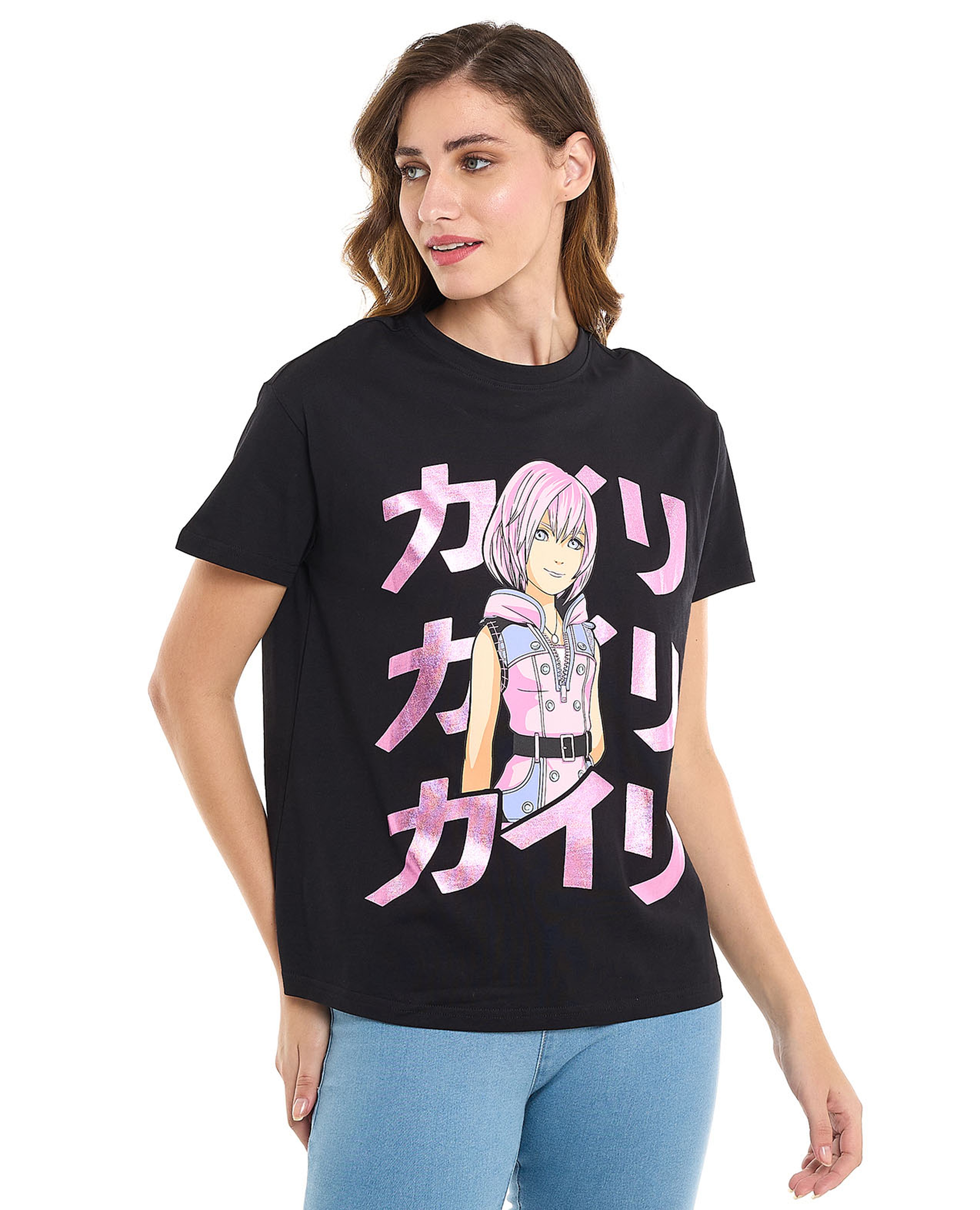 تيشيرت بأكمام قصيرة ورقبة مستديرة