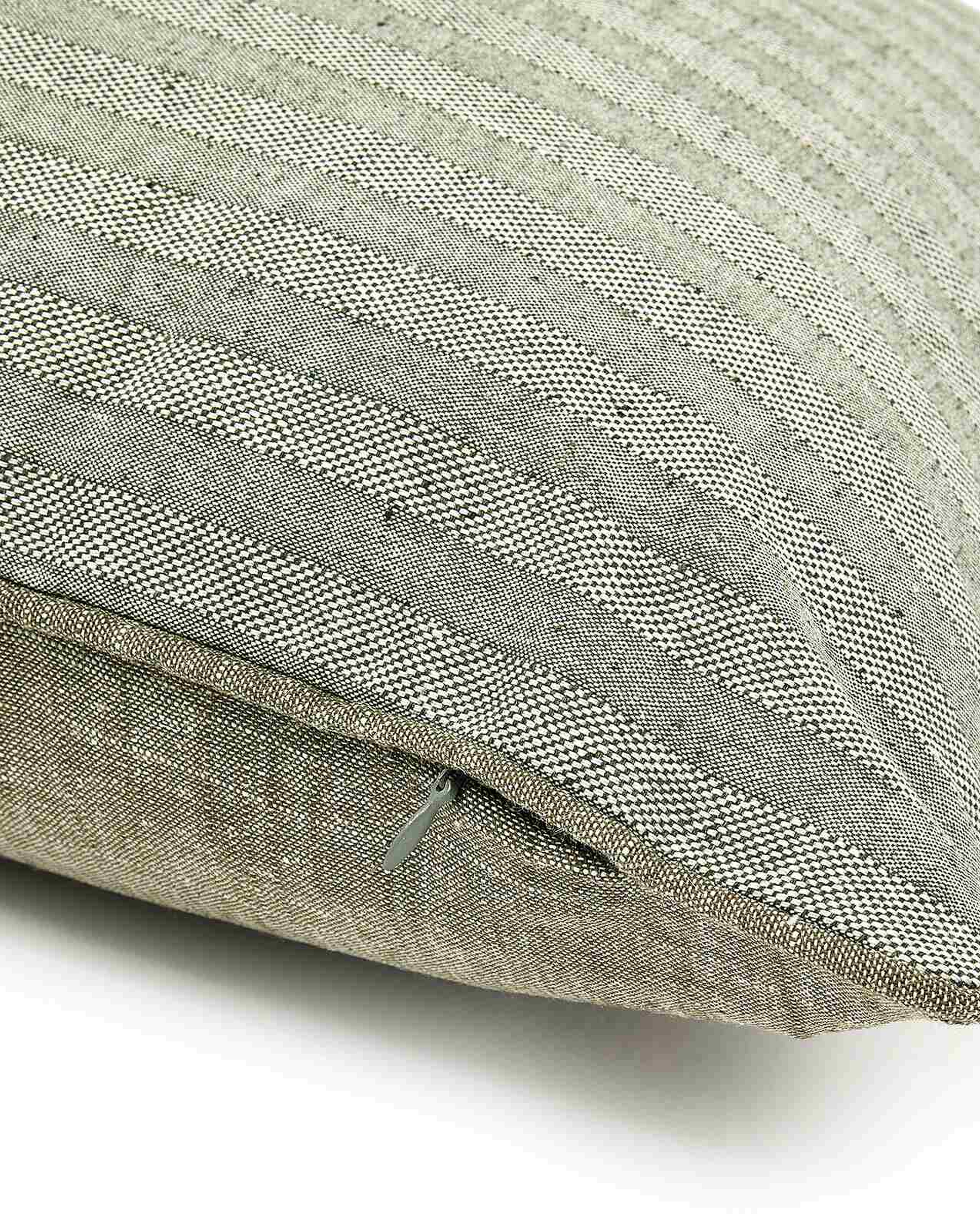 أغطية وسائد مخططة - قطعتين